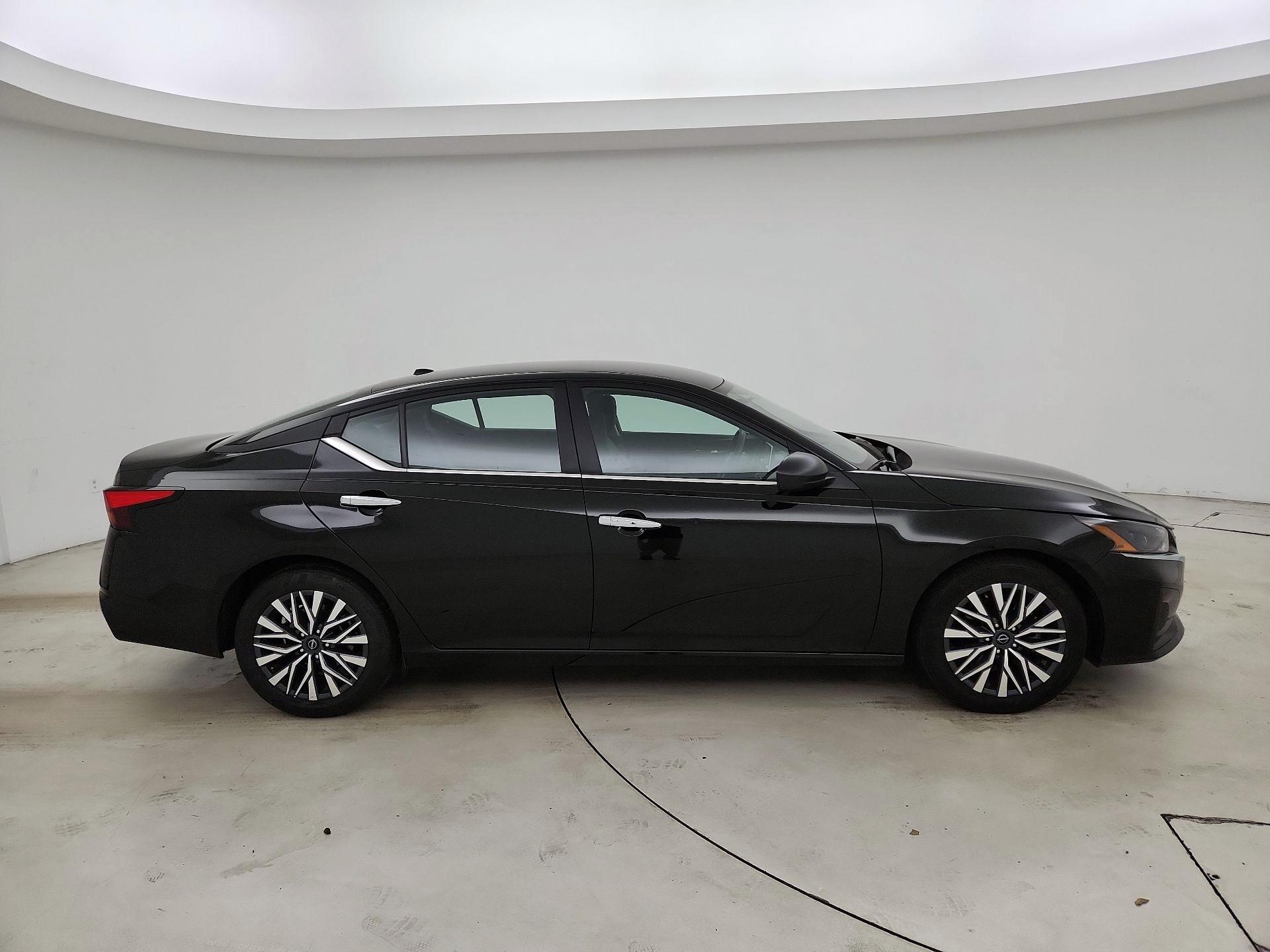Thumbnail: 2025 Nissan Altima - 4