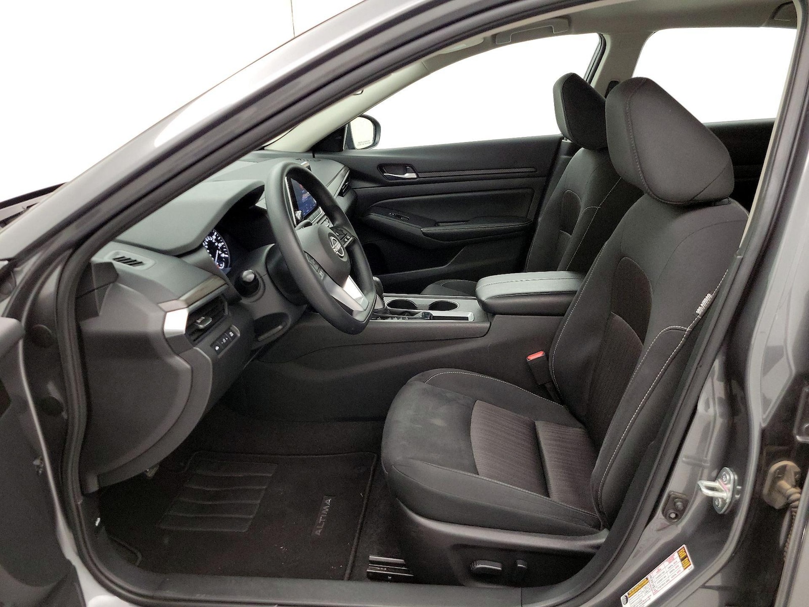2025 Nissan Altima SV - Photo 12