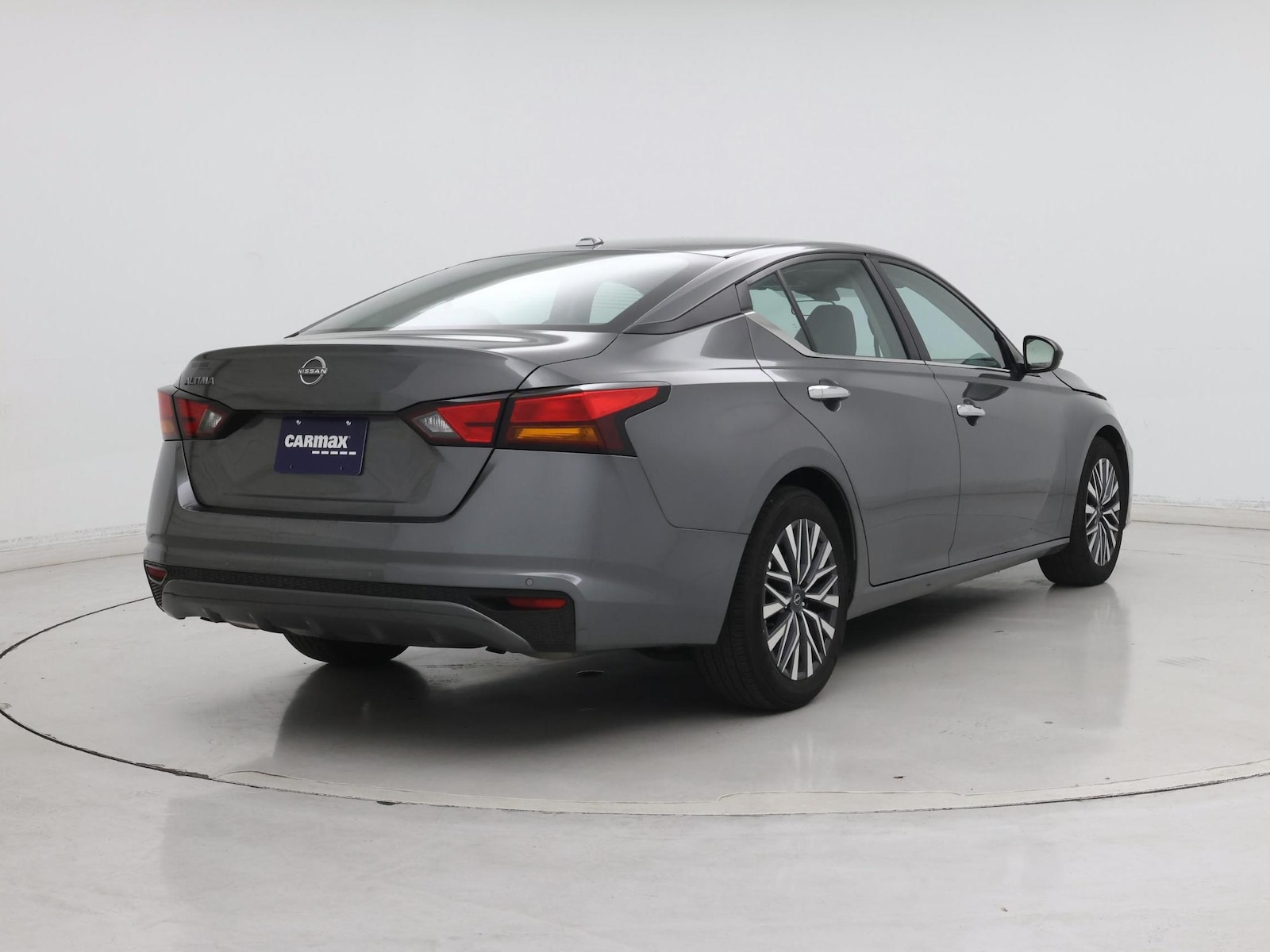 2025 Nissan Altima SV - Photo 9