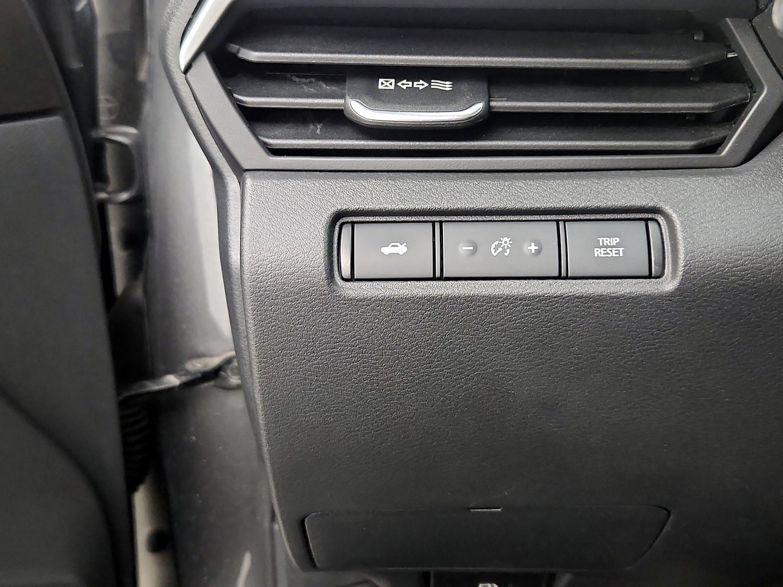 2025 Nissan Altima SV - Photo 14