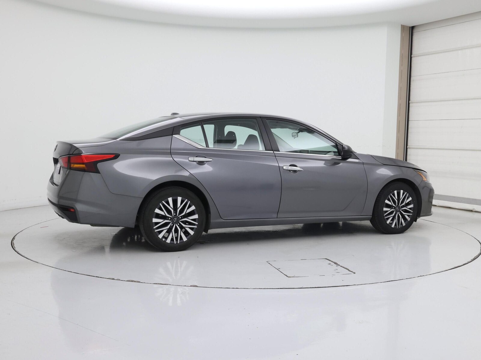 2025 Nissan Altima SV - Photo 9