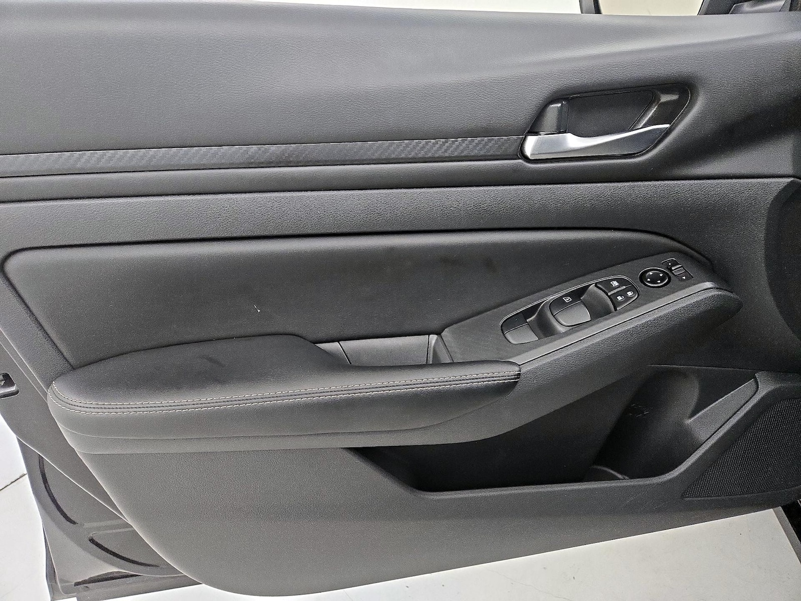 2025 Nissan Altima SV - Photo 13
