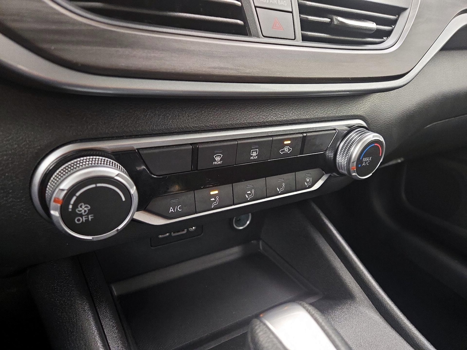2025 Nissan Altima SV - Photo 17