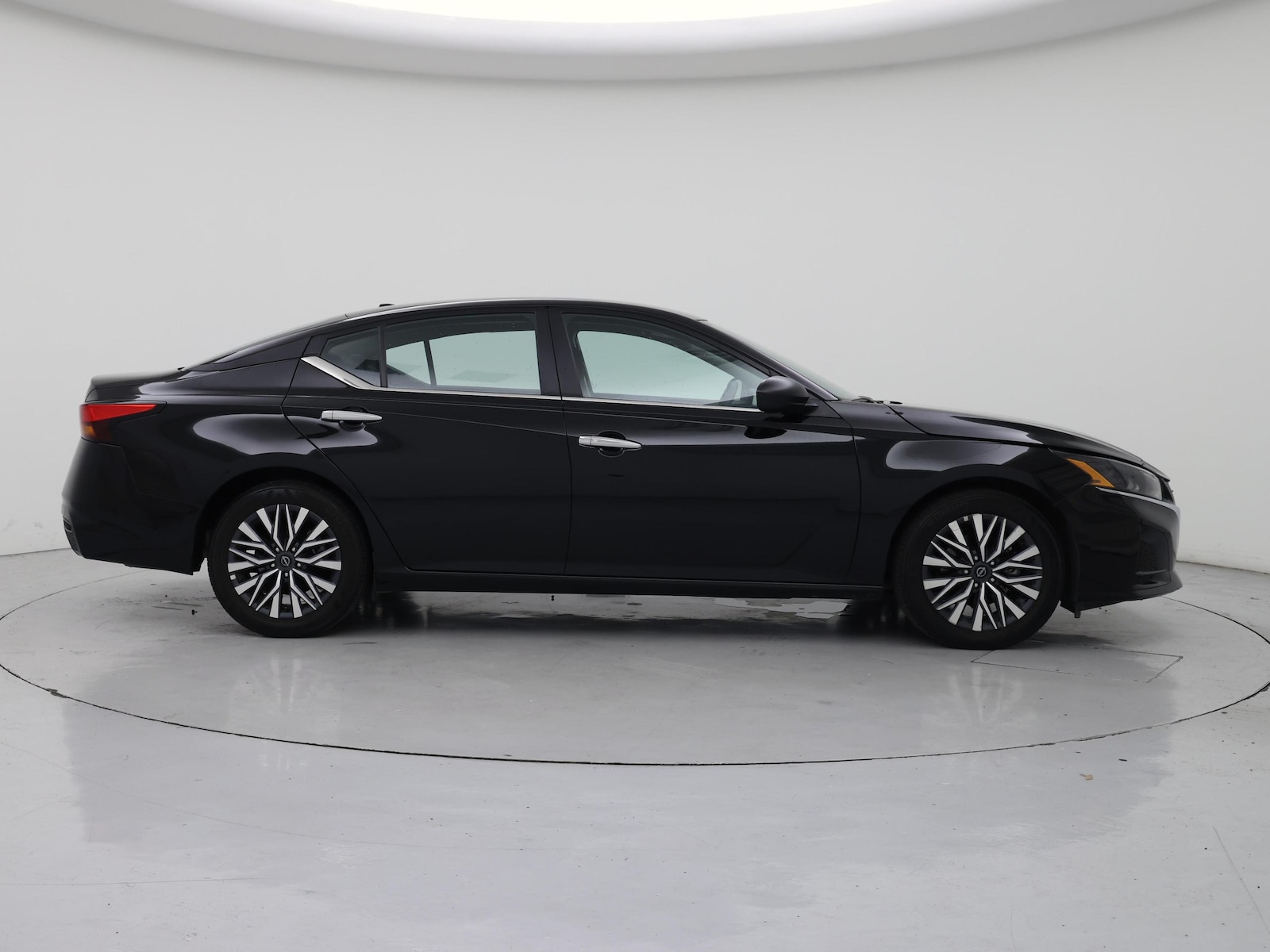 2025 Nissan Altima SV - Photo 8