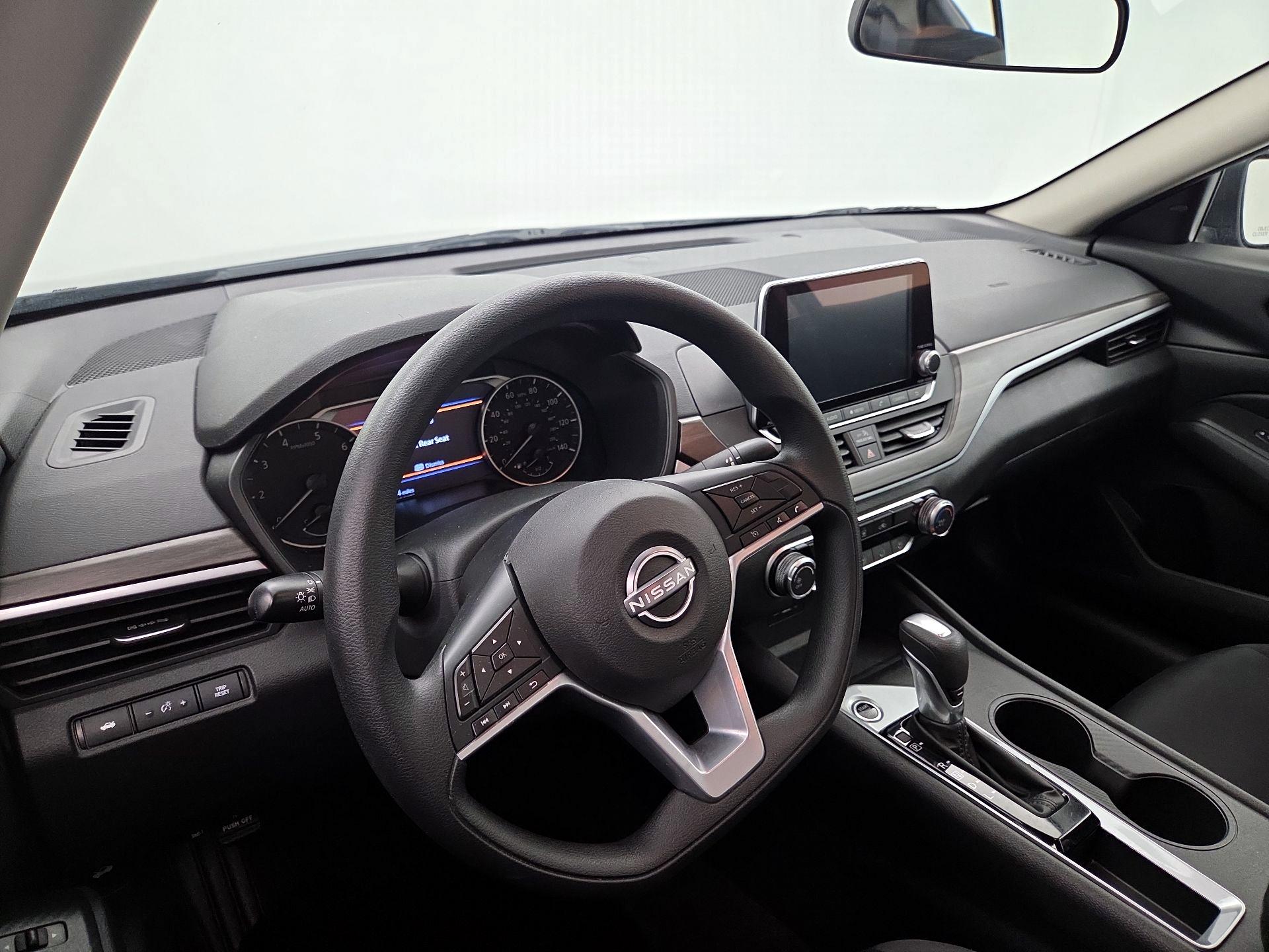 Thumbnail: 2025 Nissan Altima - 9