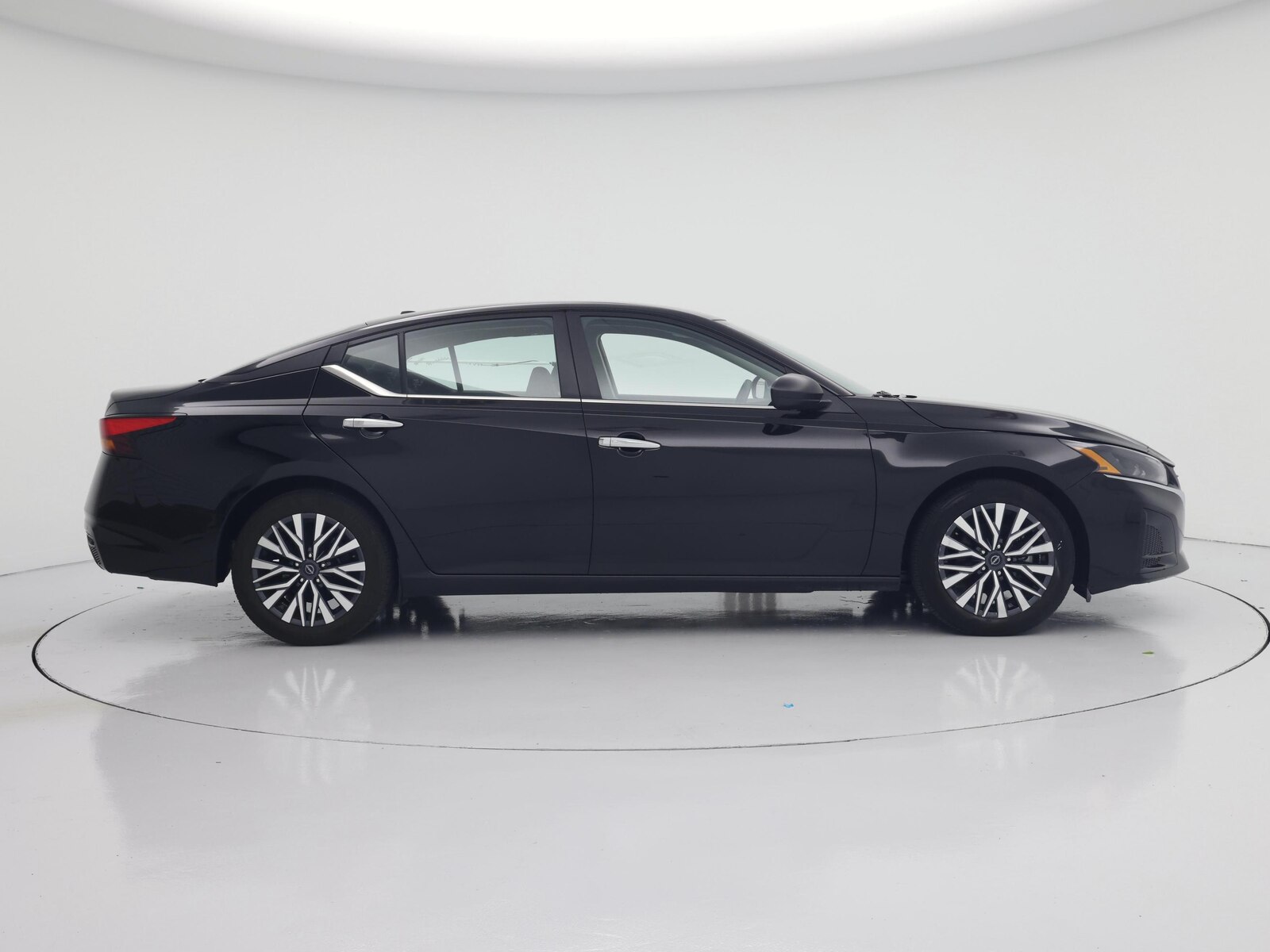 2025 Nissan Altima SV - Photo 8