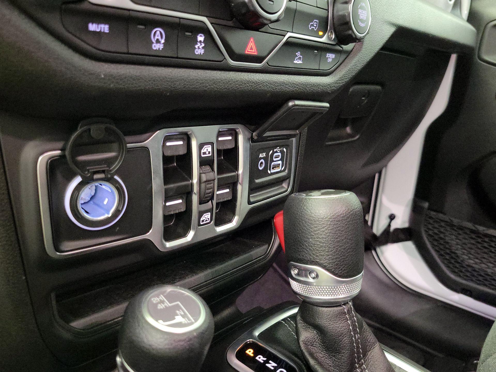 Thumbnail: 2025 Jeep Wrangler - 18