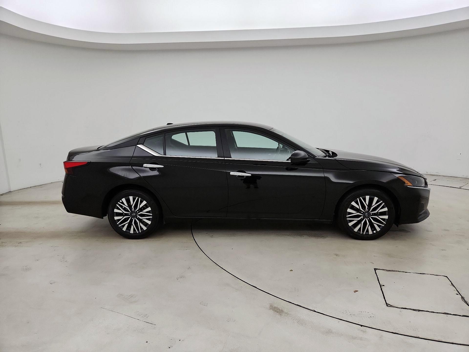 Thumbnail: 2025 Nissan Altima - 4