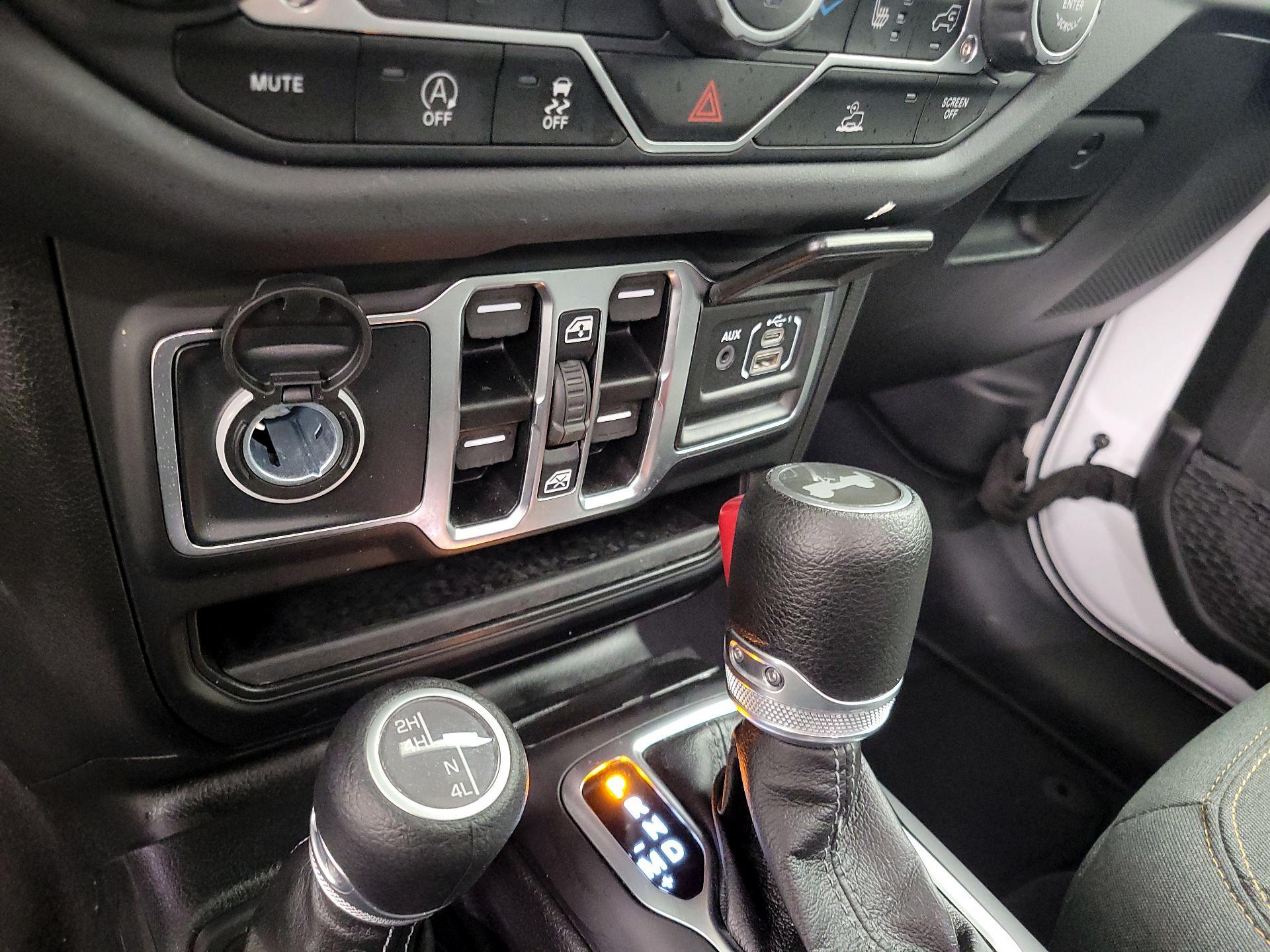 Thumbnail: 2025 Jeep Wrangler - 18