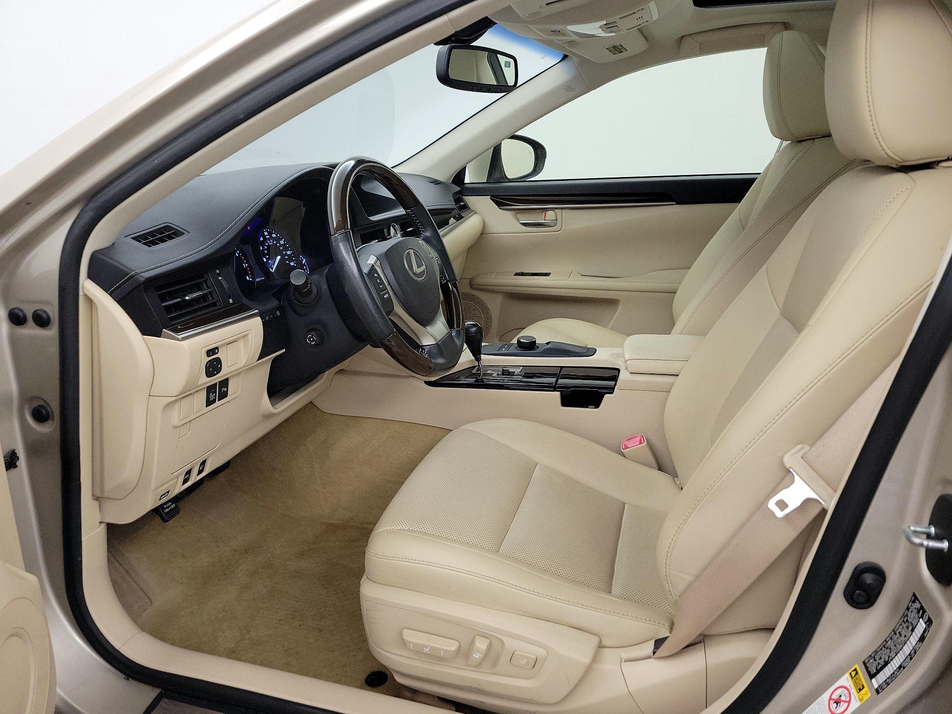 Thumbnail: 2014 Lexus ES - 11