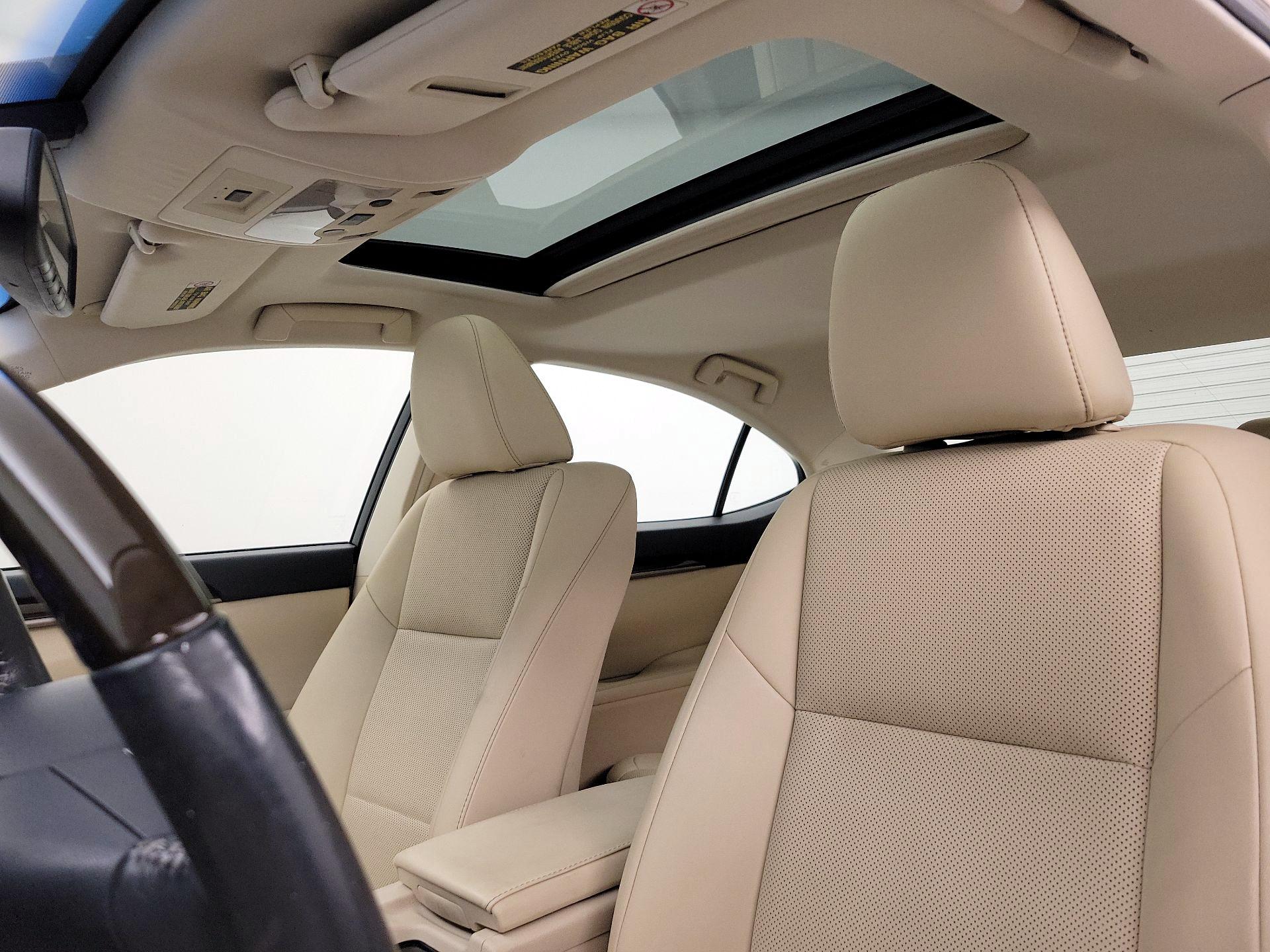 Thumbnail: 2014 Lexus ES - 19