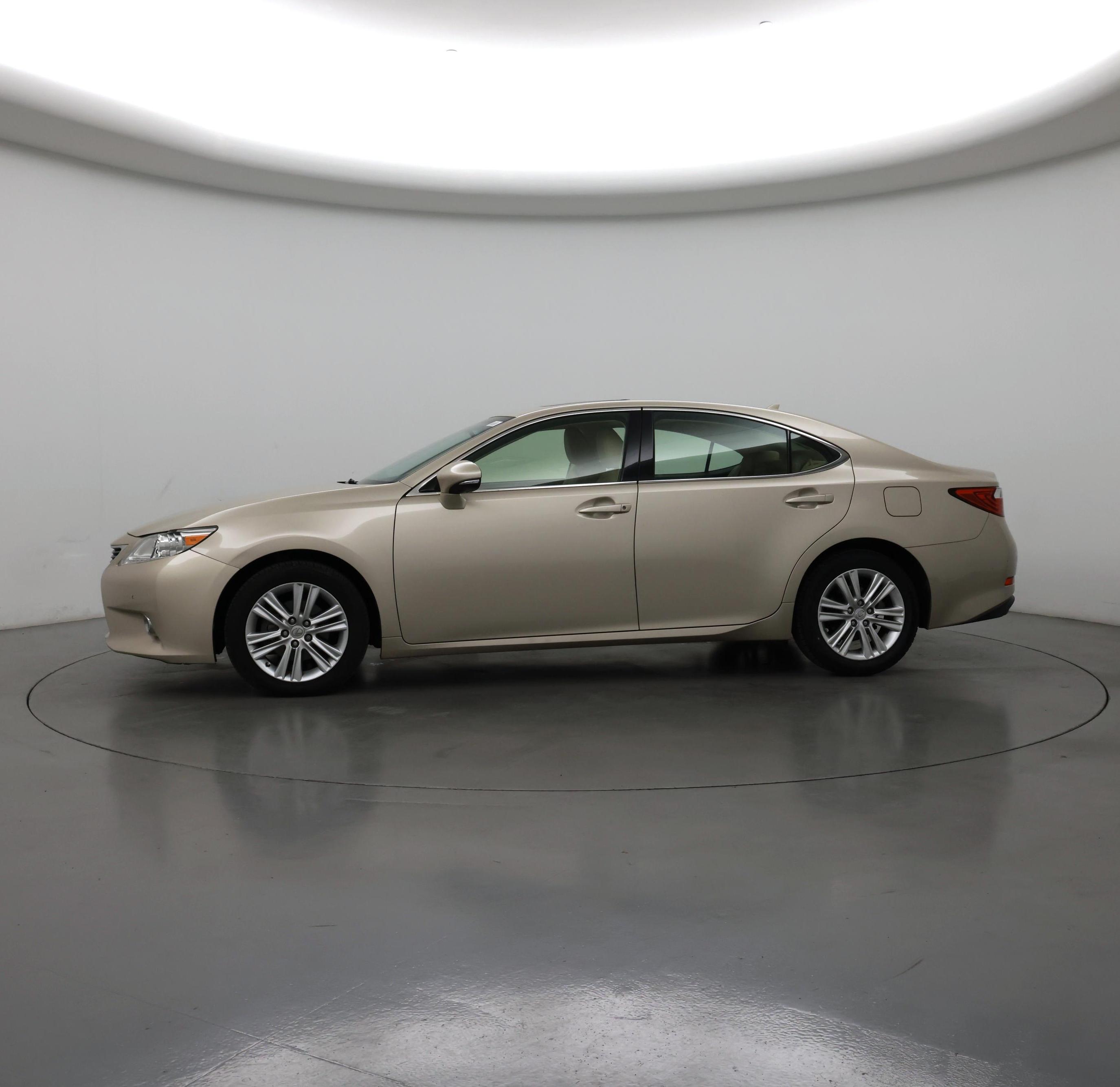 Thumbnail: 2014 Lexus ES - 3