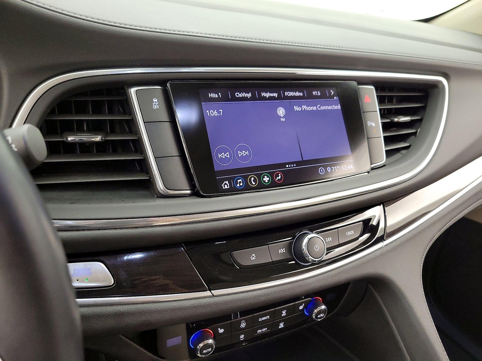 2020 Buick Enclave Essence - Photo 16