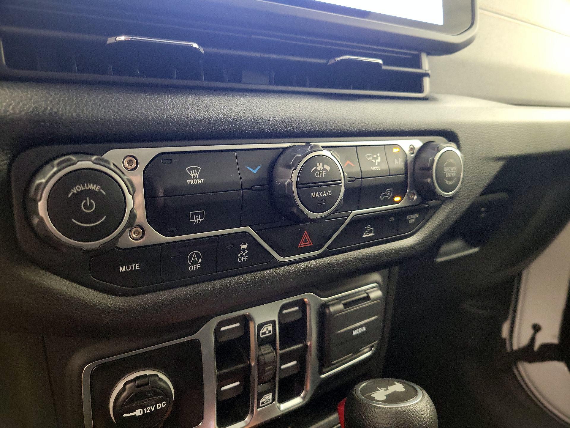 Thumbnail: 2025 Jeep Wrangler - 16