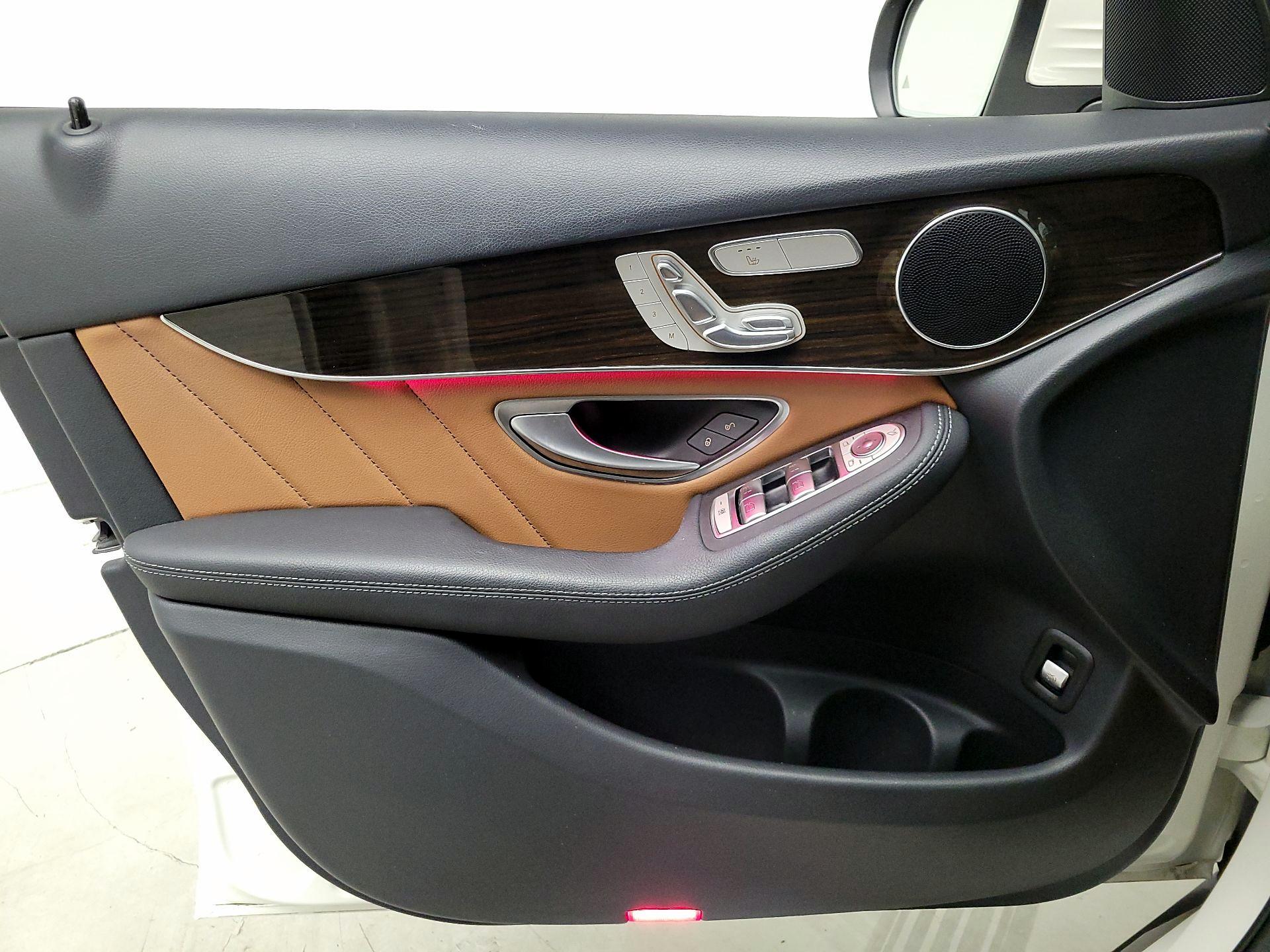 Thumbnail: 2022 Mercedes-Benz GLC - 12