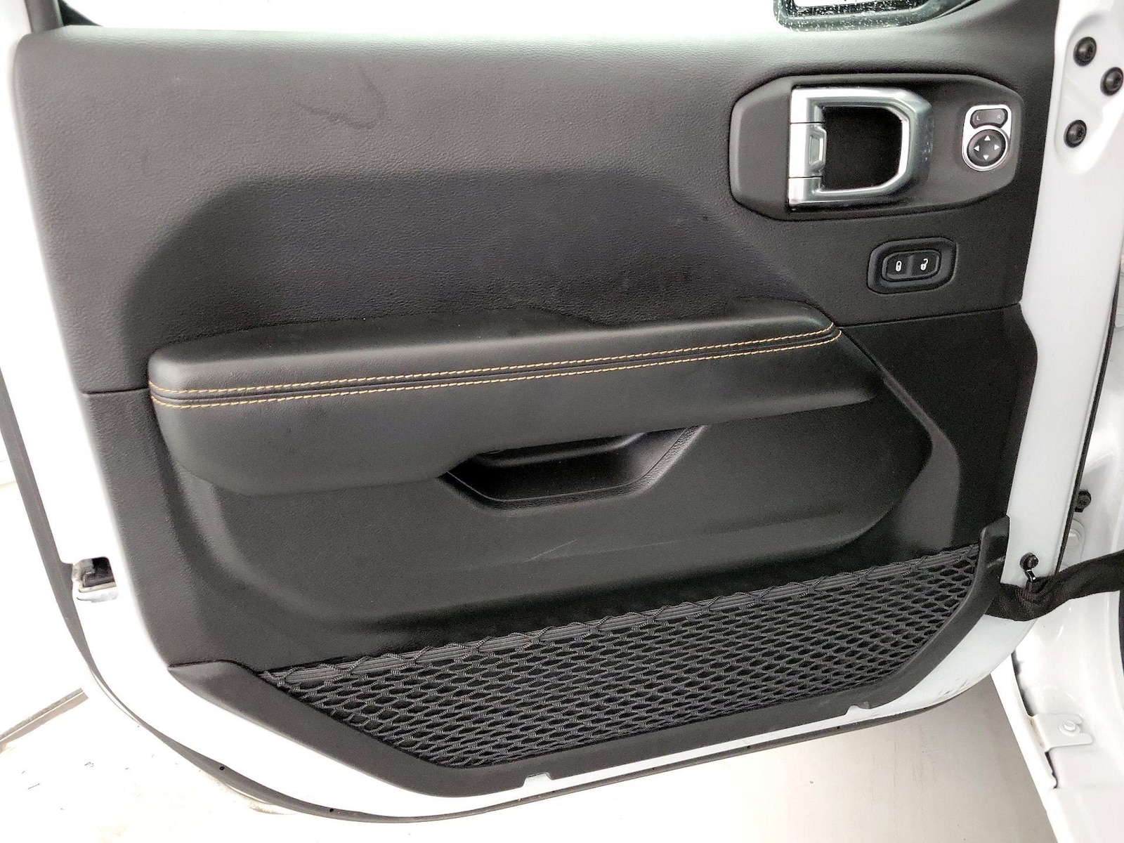 2025 Jeep Wrangler 4-Door Sahara - Photo 13