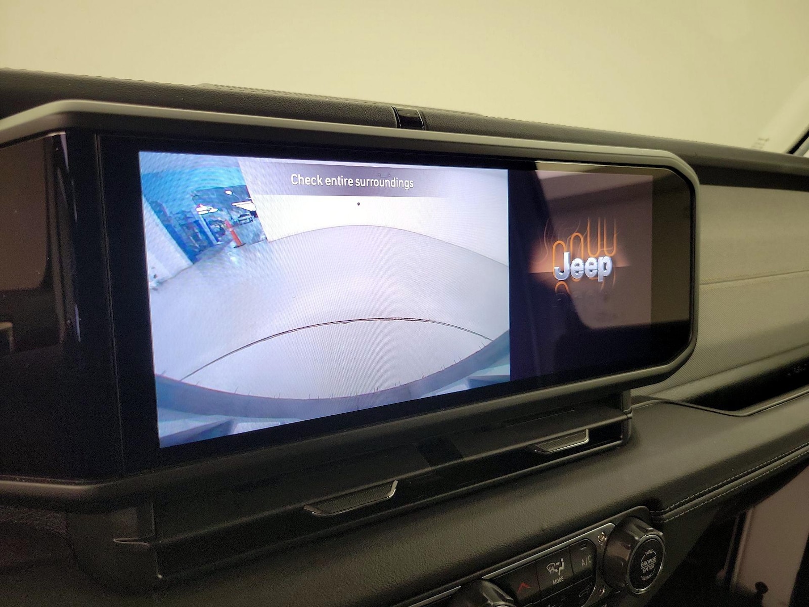 2025 Jeep Wrangler 4-Door Sahara - Photo 15