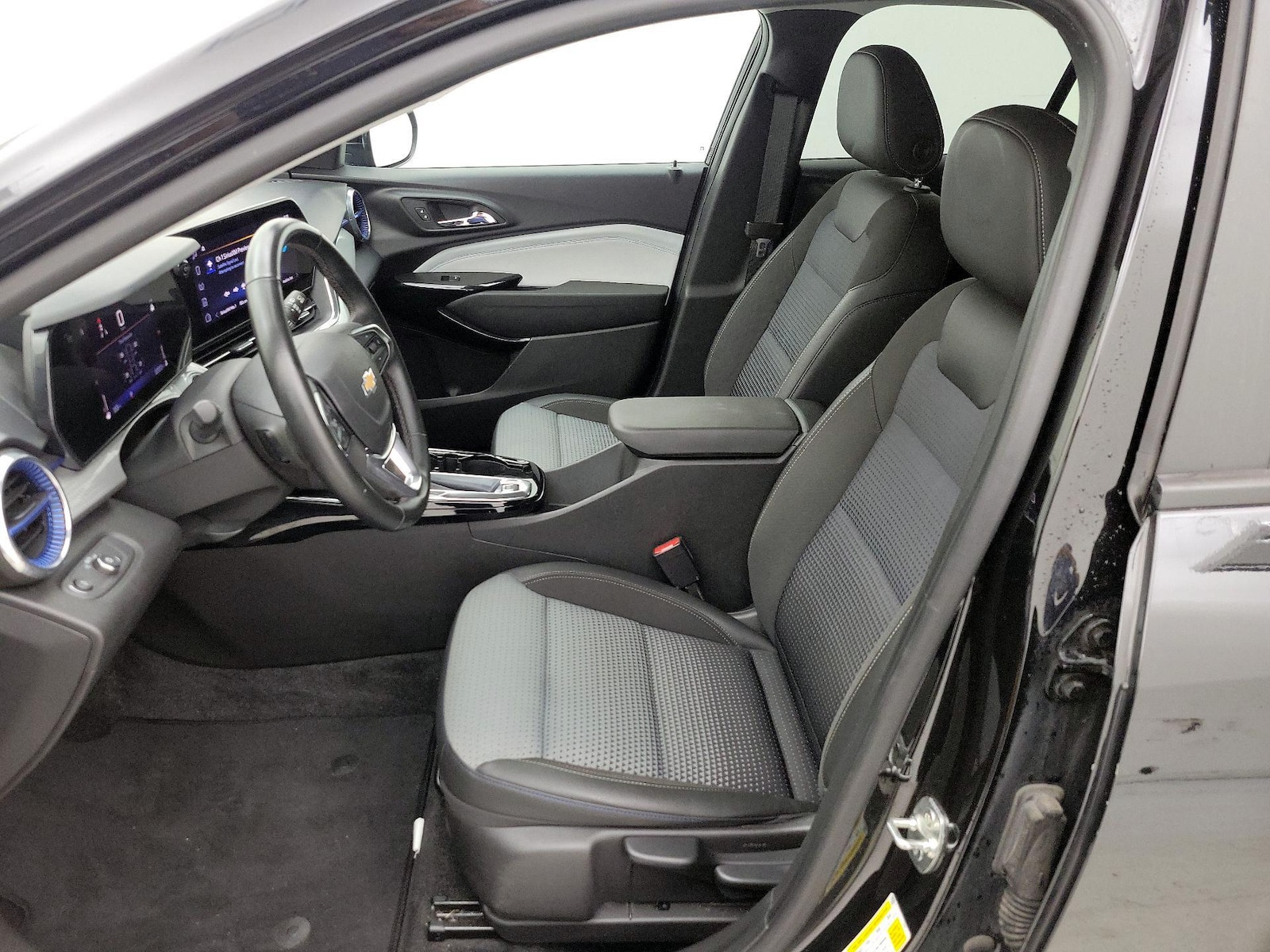 2024 Chevrolet Trax LT - Photo 12