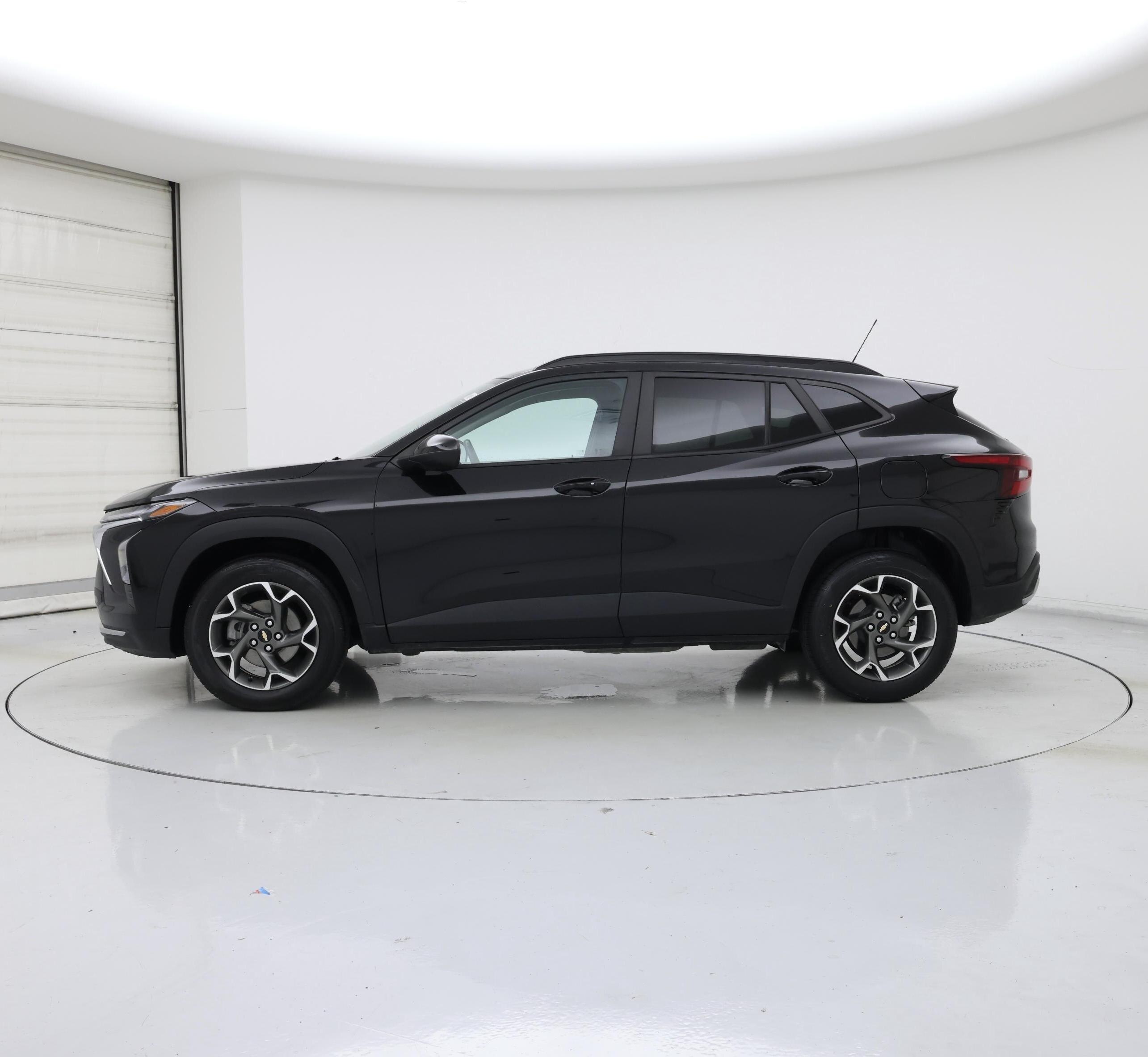 Thumbnail: 2024 Chevrolet Trax - 3