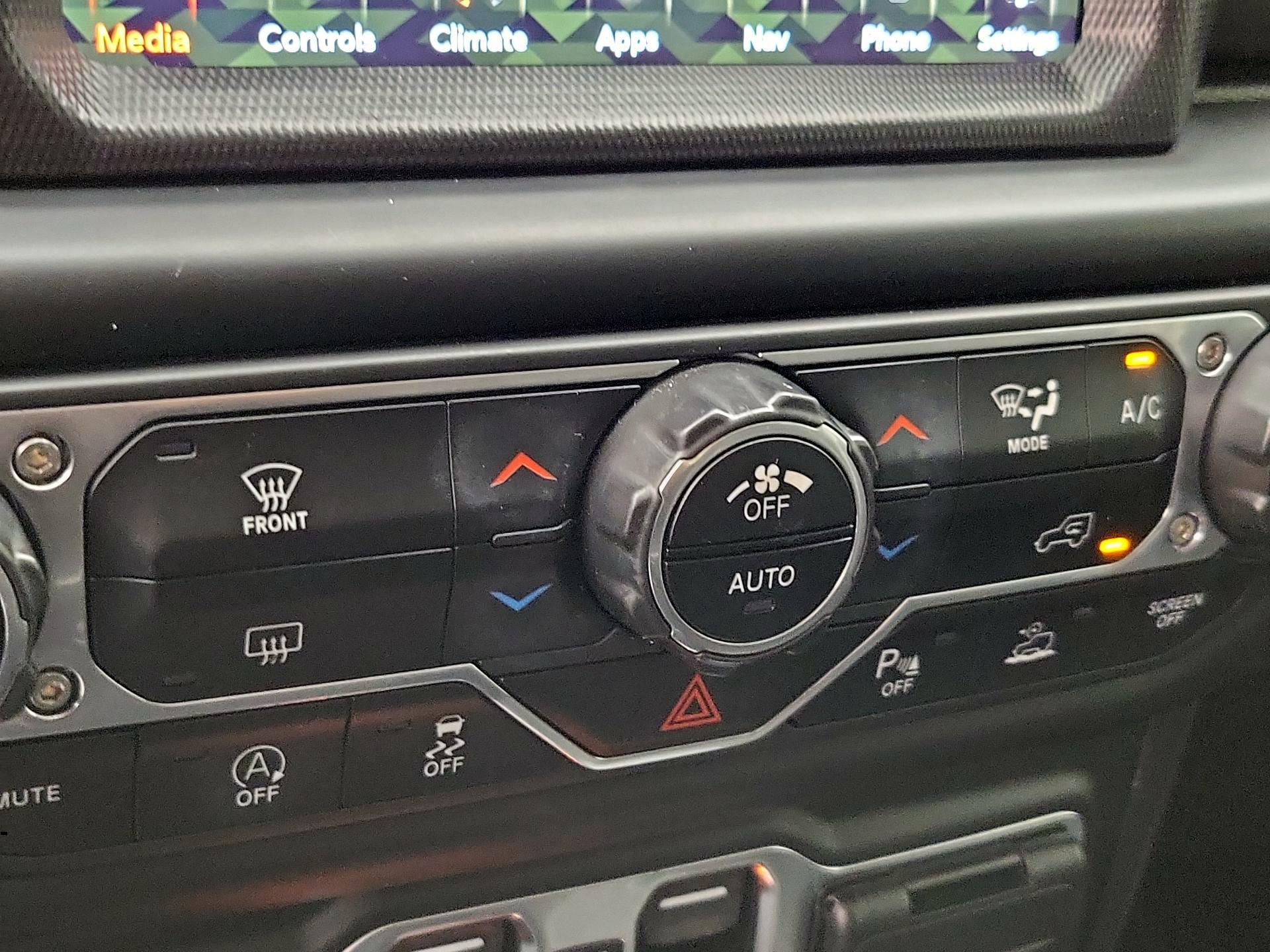 Thumbnail: 2021 Jeep Gladiator - 17