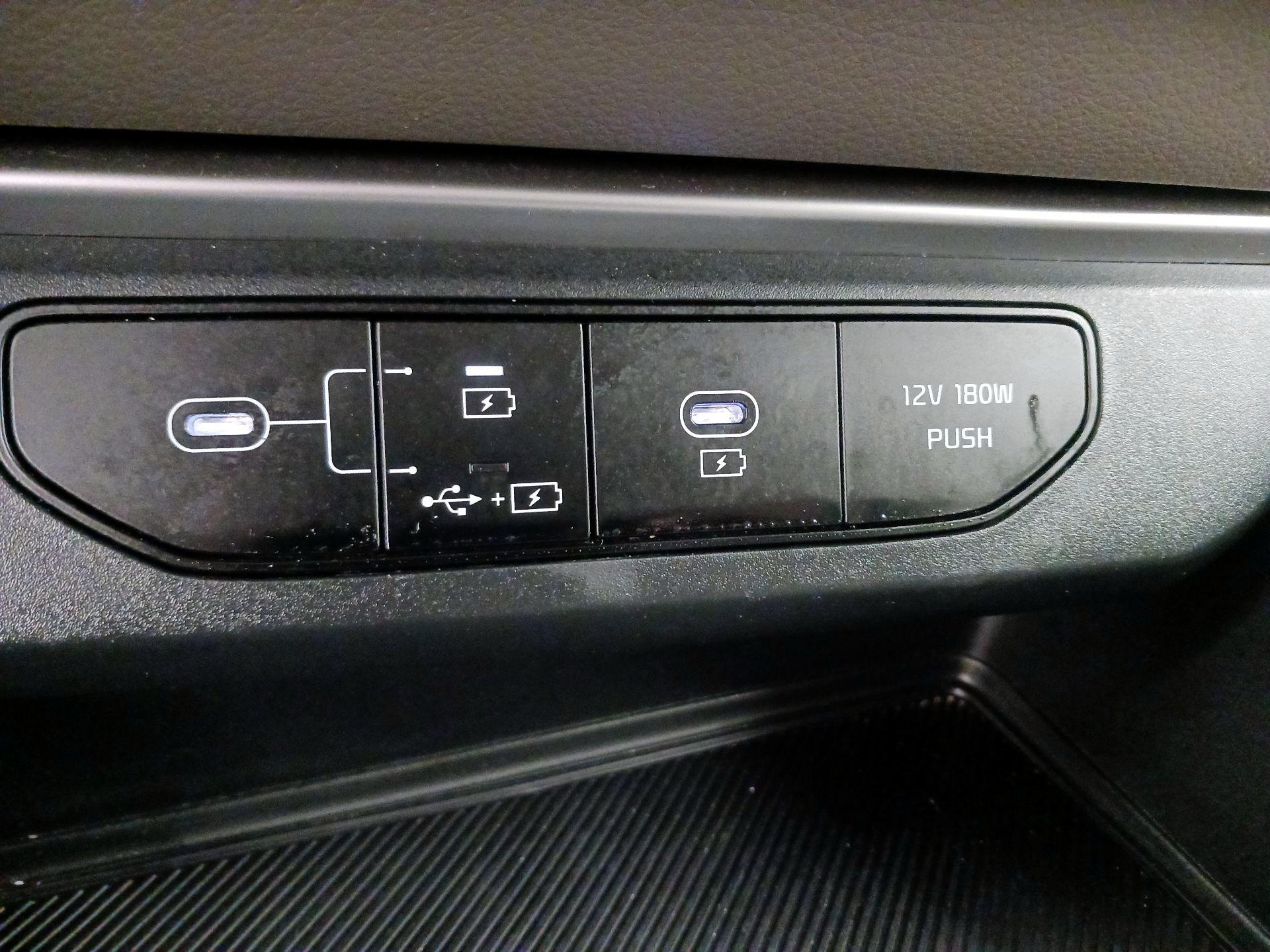 Thumbnail: 2025 Kia Carnival - 19