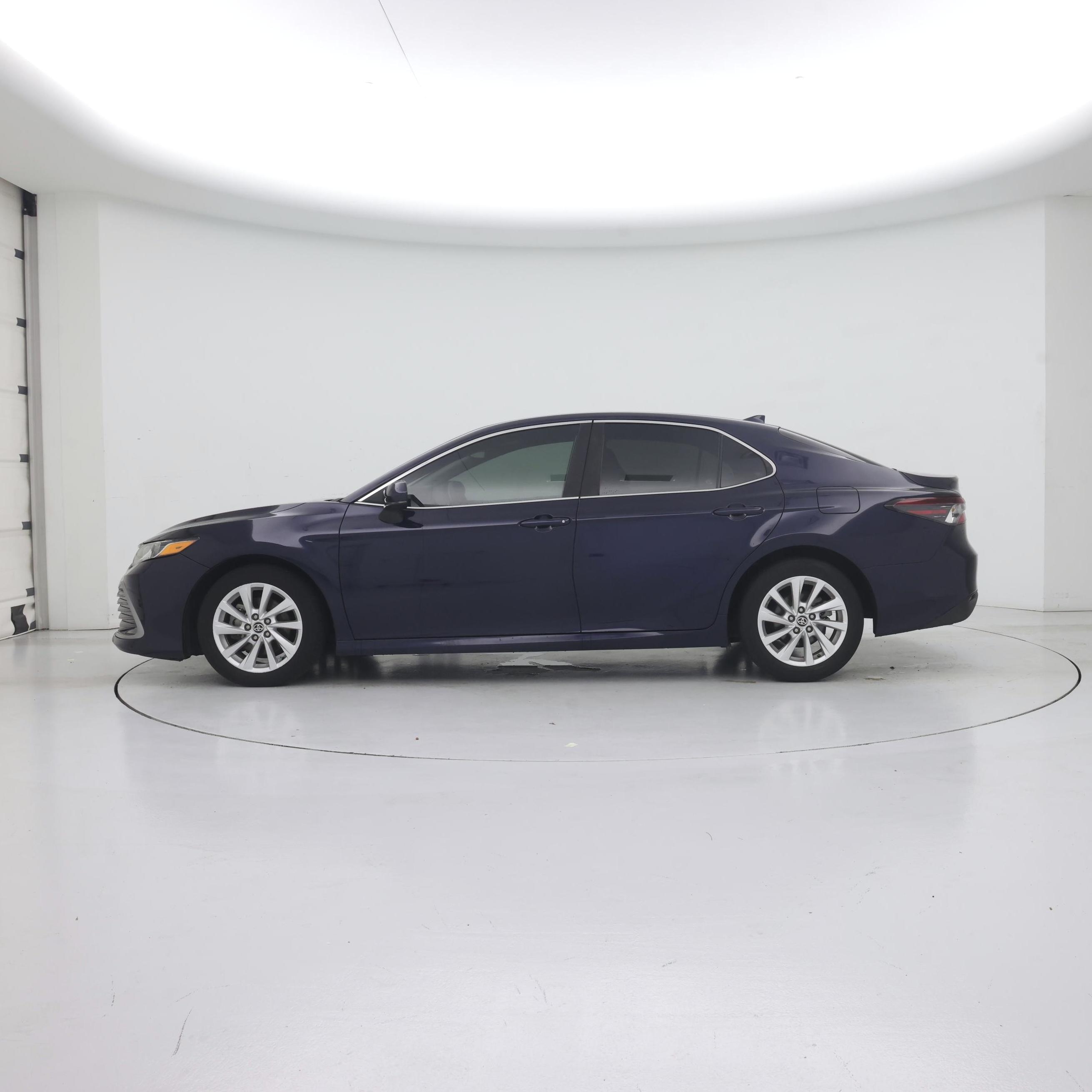 Thumbnail: 2022 Toyota Camry - 3