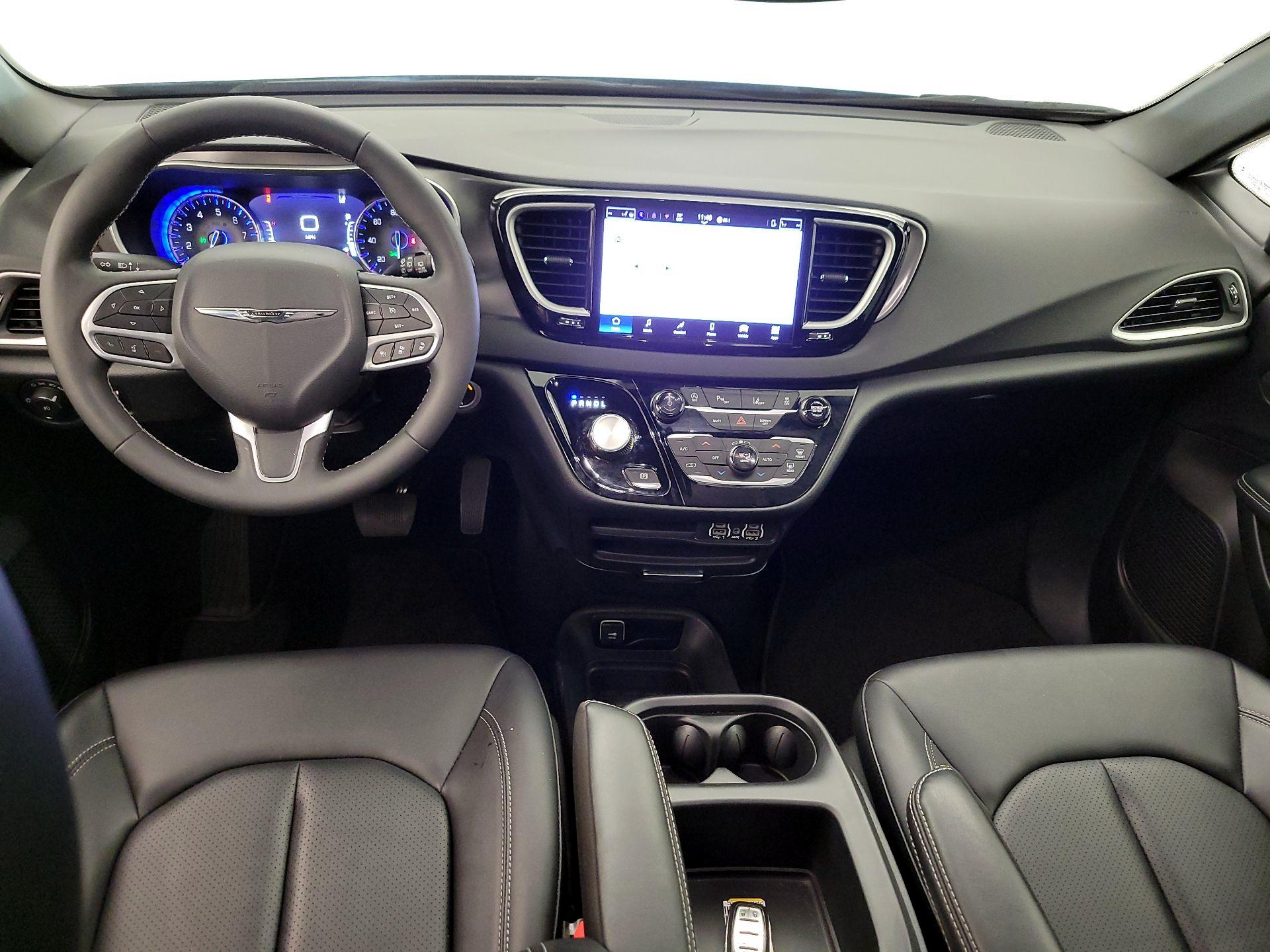 Thumbnail: 2025 Chrysler Pacifica - 9