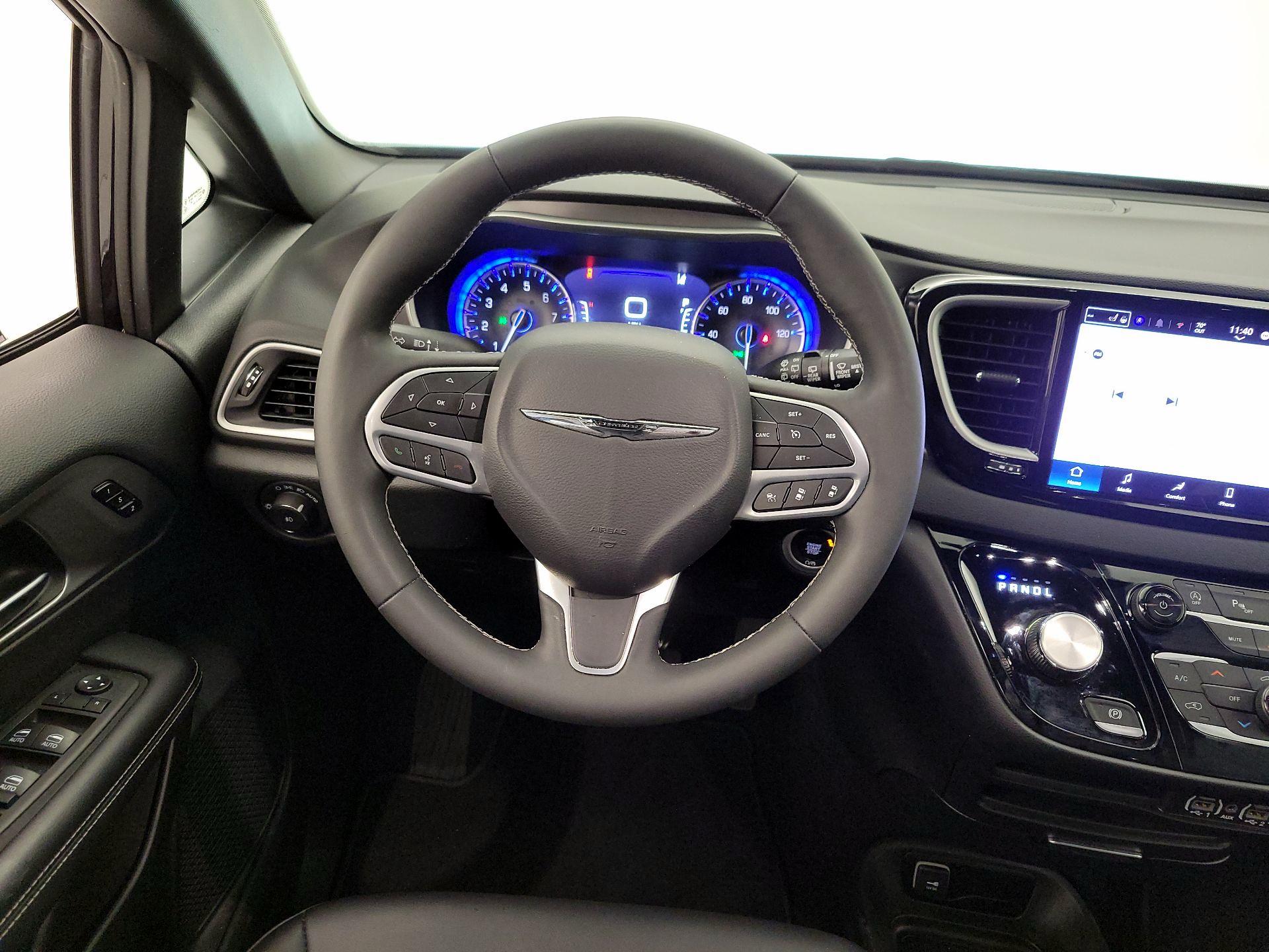 Thumbnail: 2025 Chrysler Pacifica - 10
