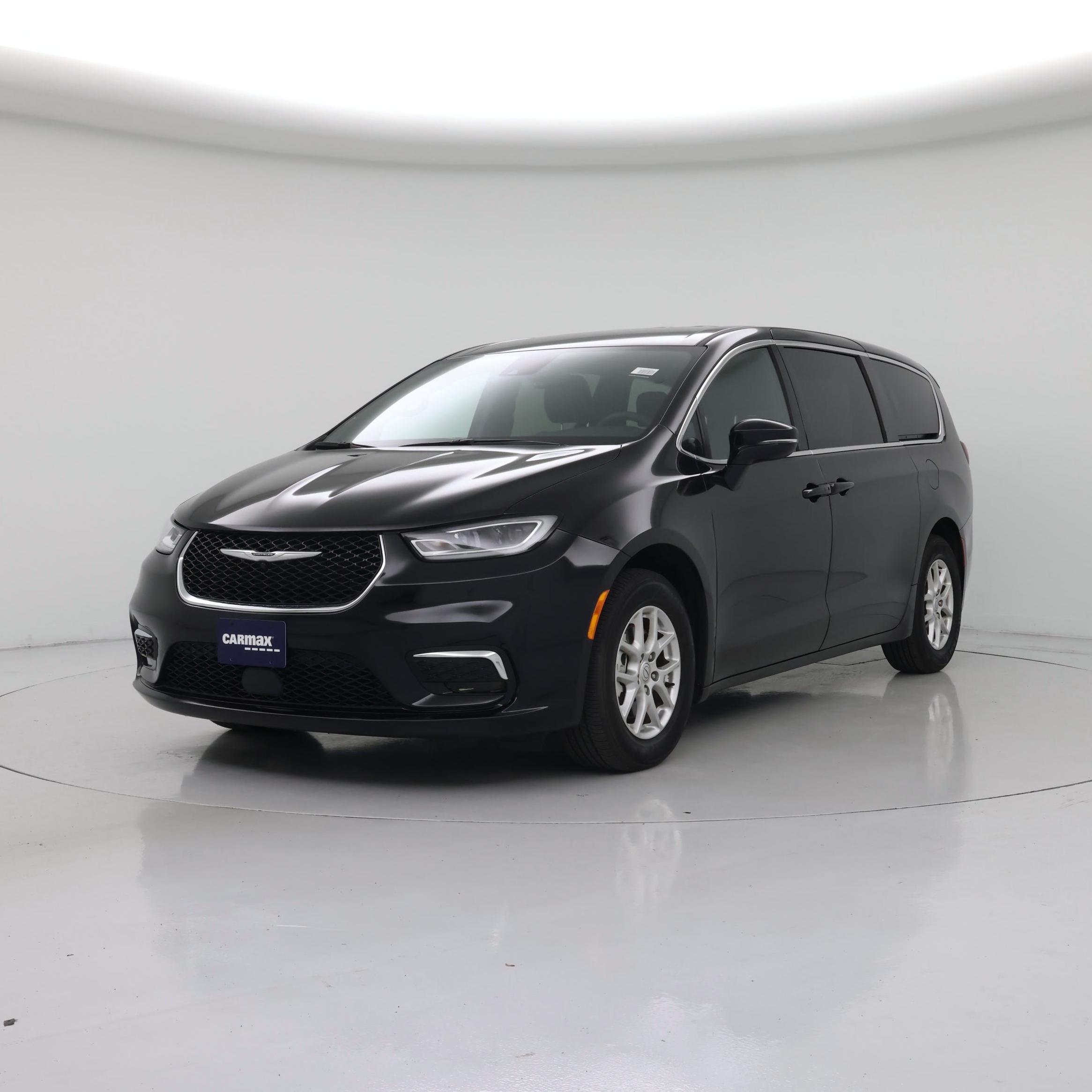 Thumbnail: 2025 Chrysler Pacifica - 4