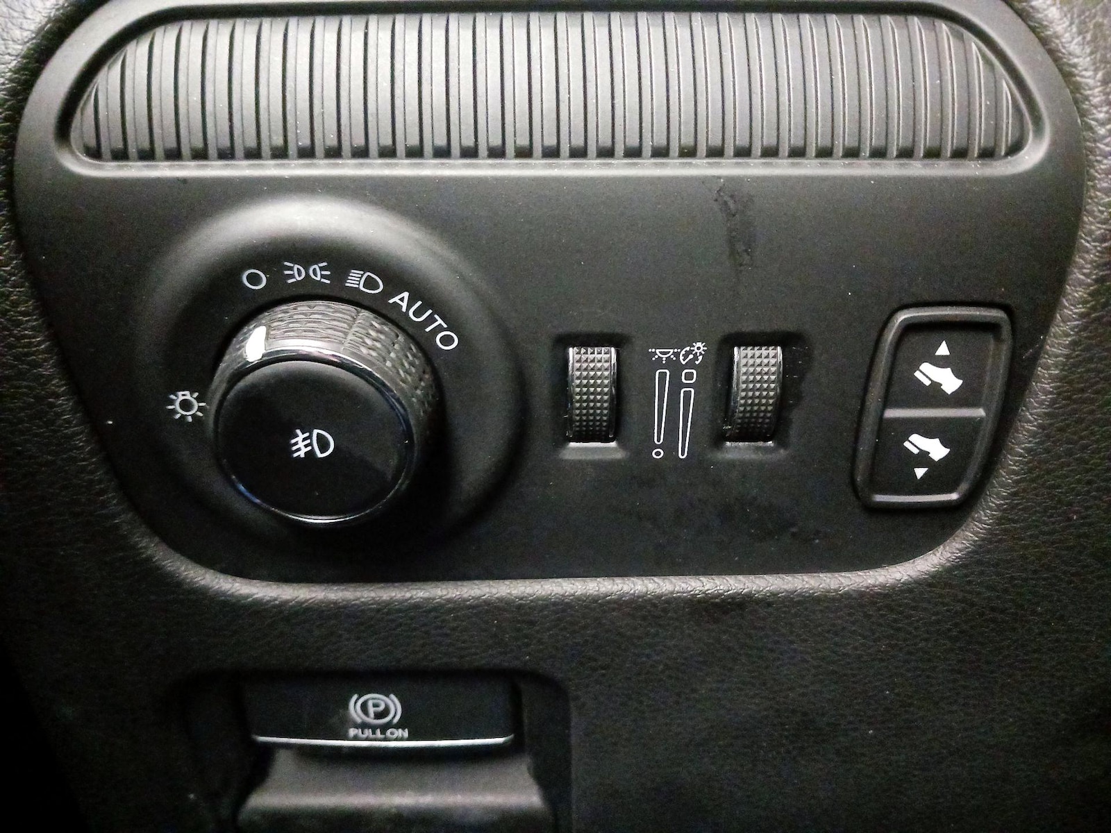 2023 Jeep Grand Wagoneer Series I - Photo 14