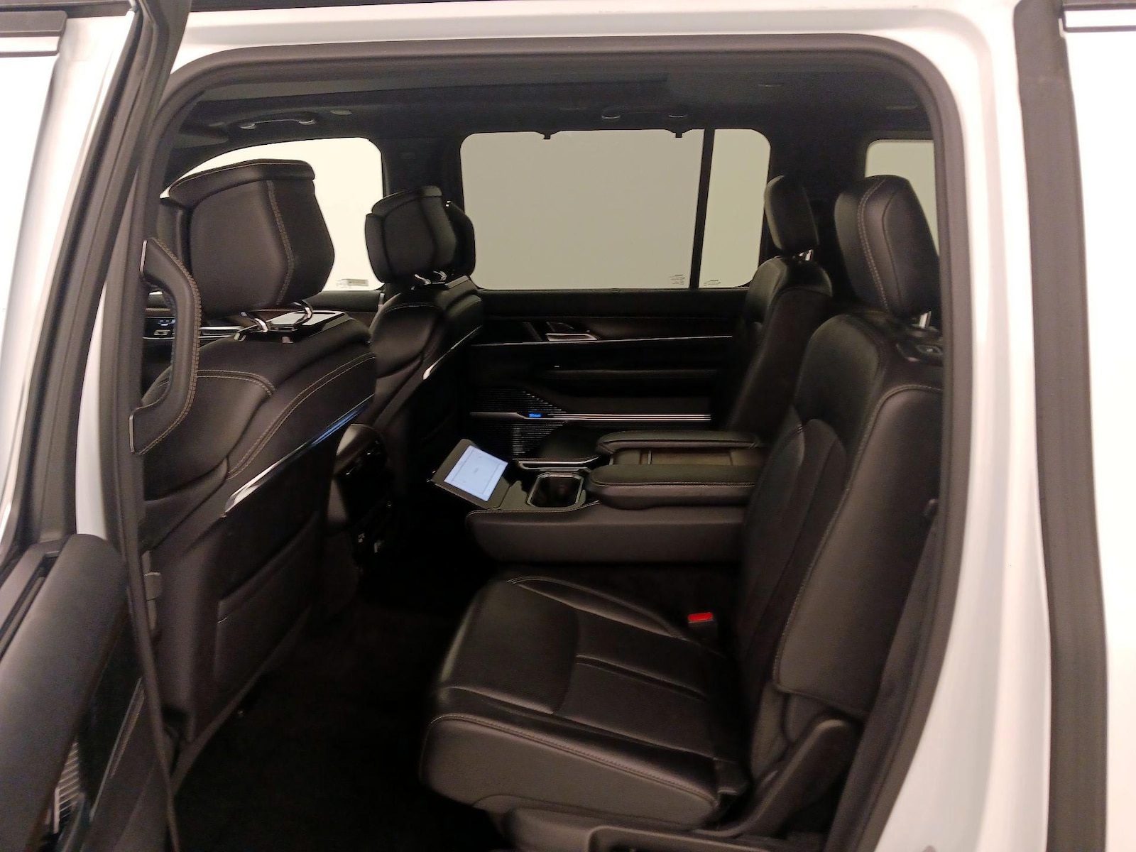2023 Jeep Grand Wagoneer Series I - Photo 22