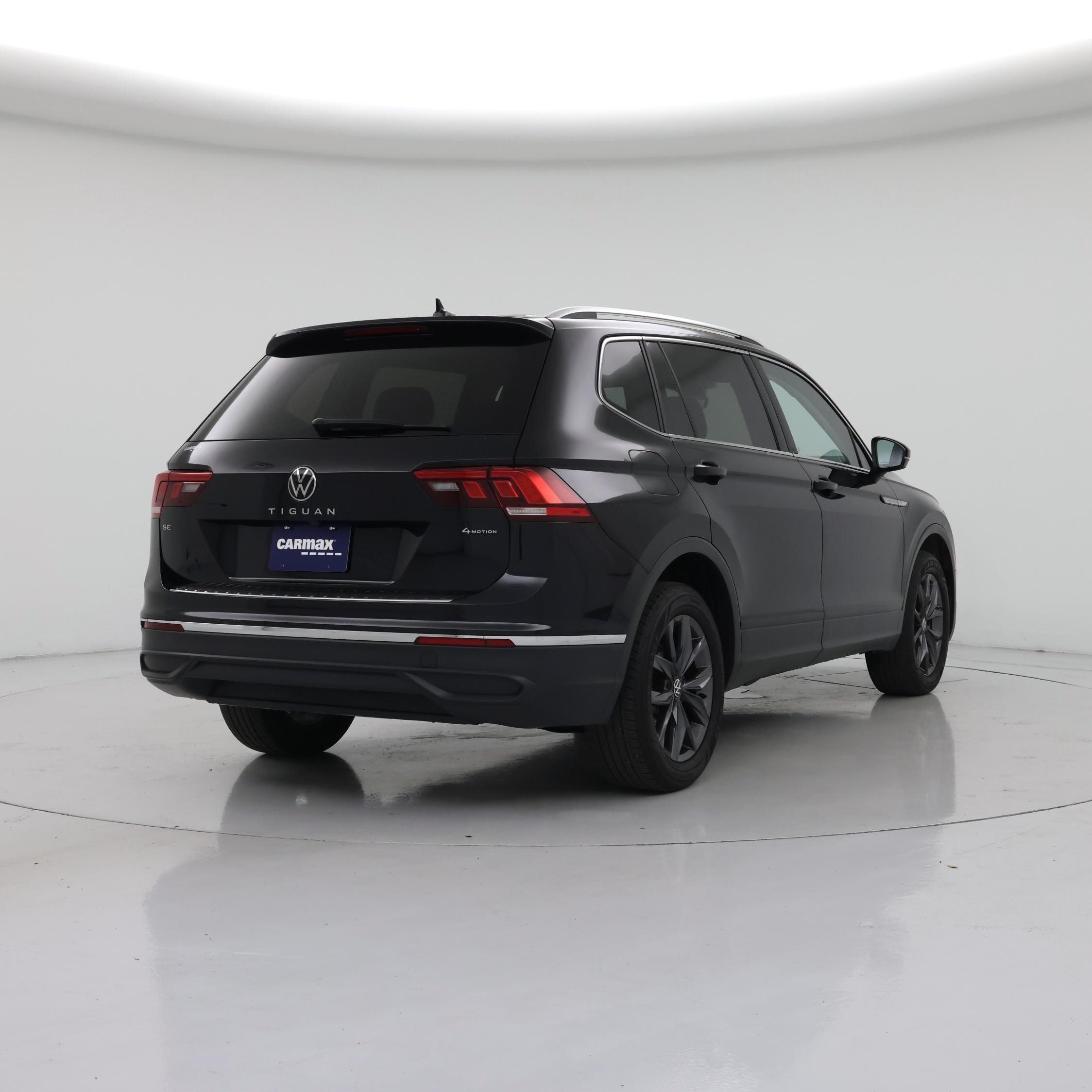 Thumbnail: 2022 Volkswagen Tiguan - 8