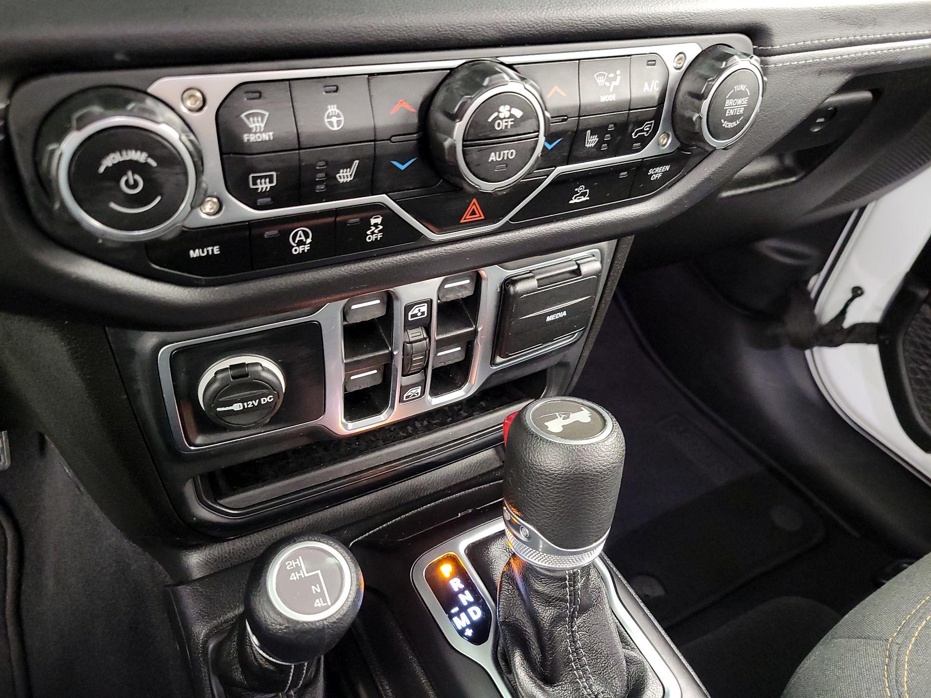 Thumbnail: 2025 Jeep Wrangler - 16