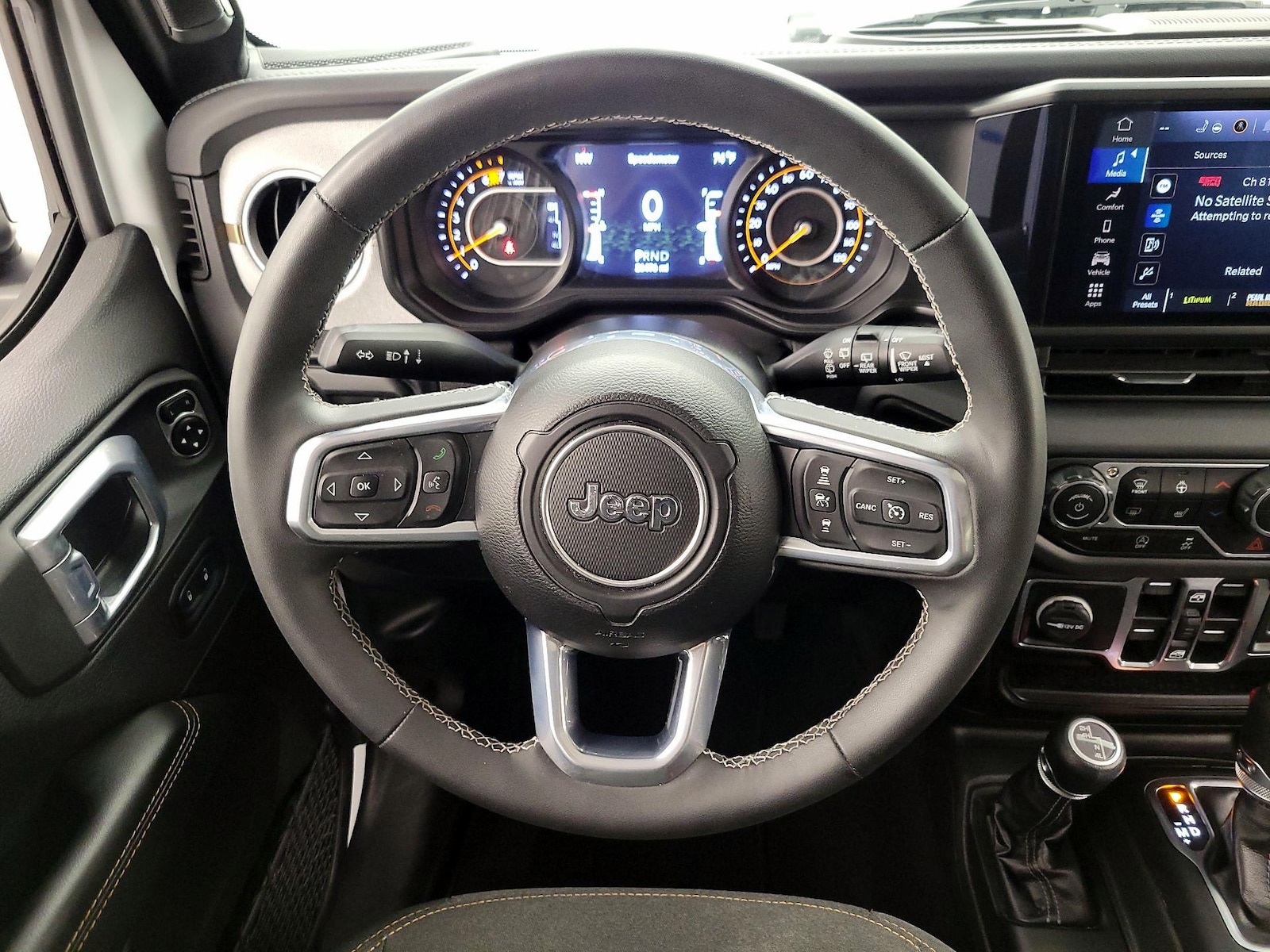 2025 Jeep Wrangler 4-Door Sahara - Photo 11