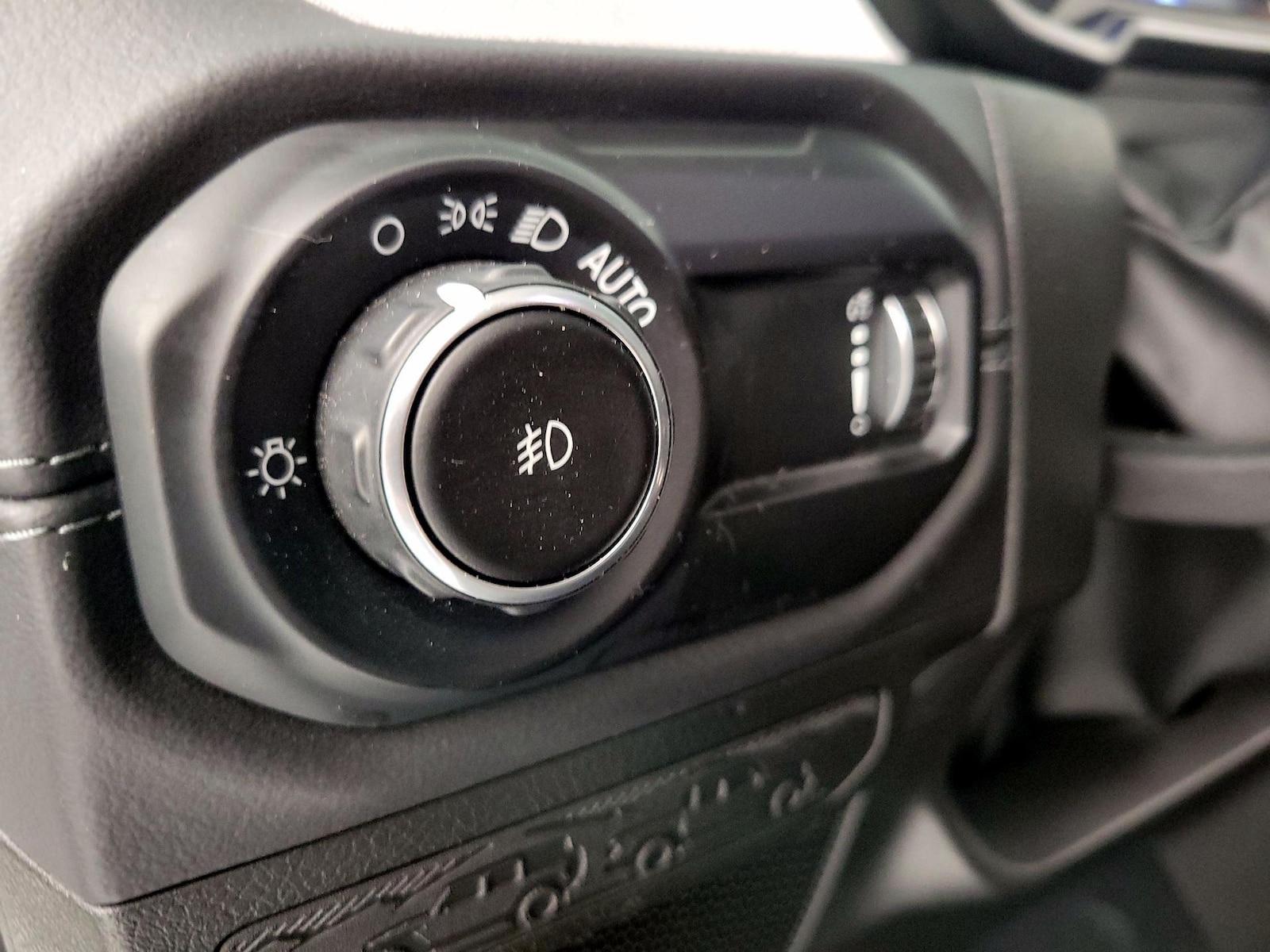 2025 Jeep Wrangler 4-Door Sahara - Photo 14