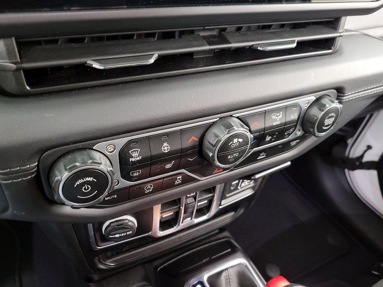 2025 Jeep Wrangler 4-Door Sahara - Photo 17