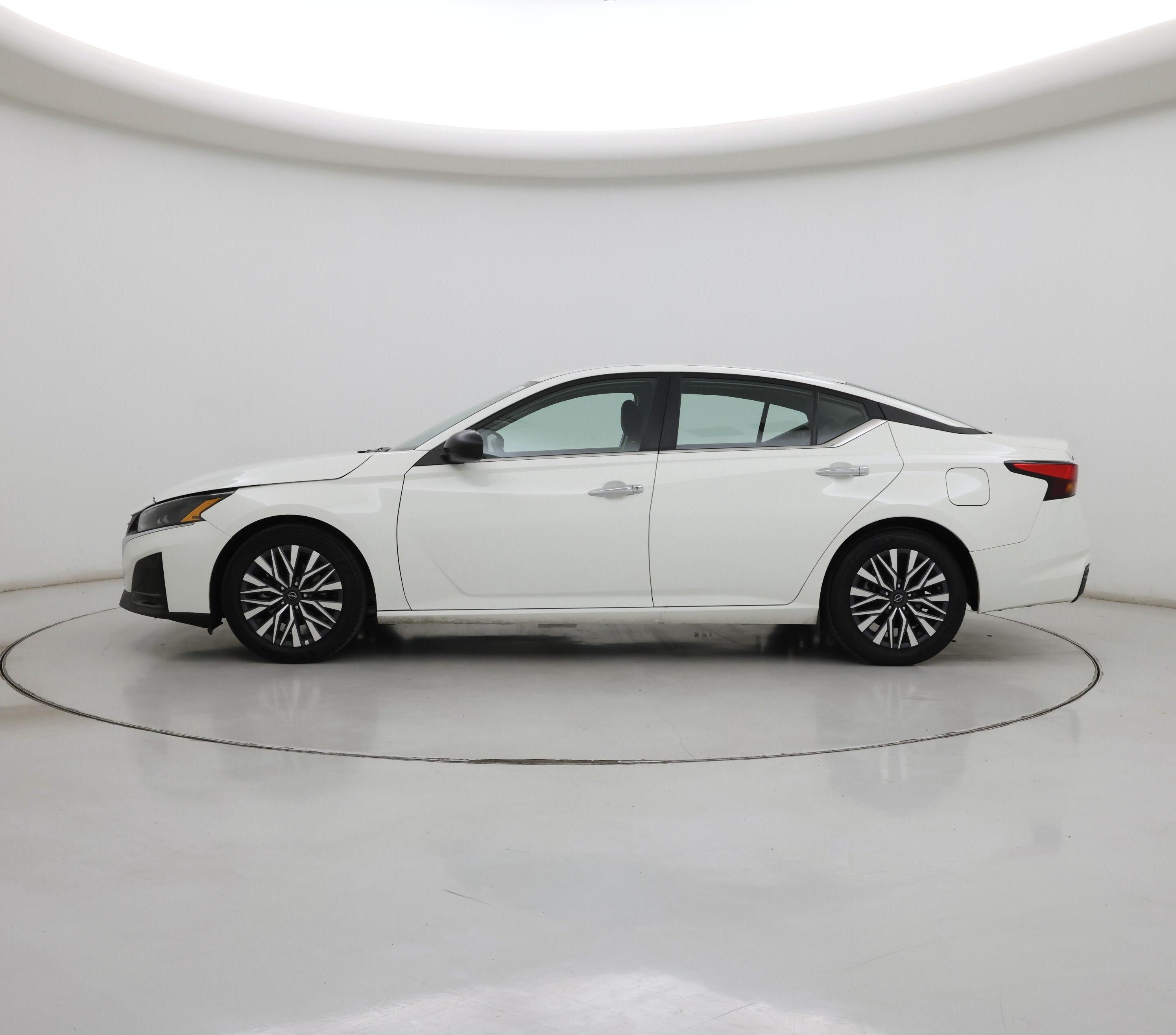 Thumbnail: 2025 Nissan Altima - 3