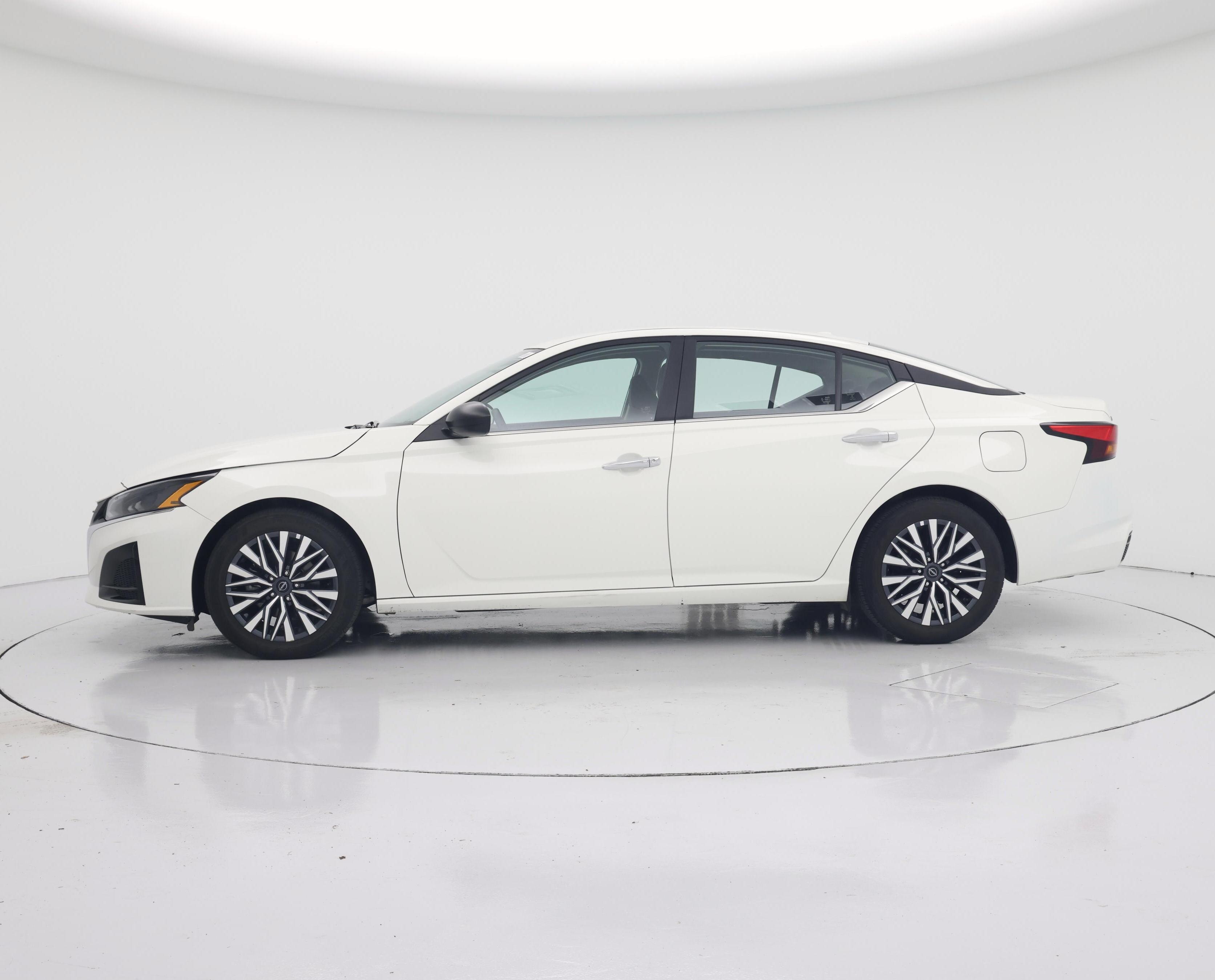 Thumbnail: 2025 Nissan Altima - 3