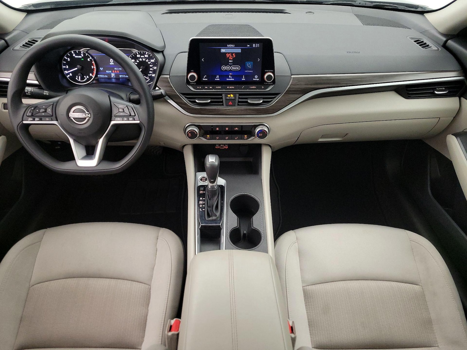 2025 Nissan Altima SV - Photo 10