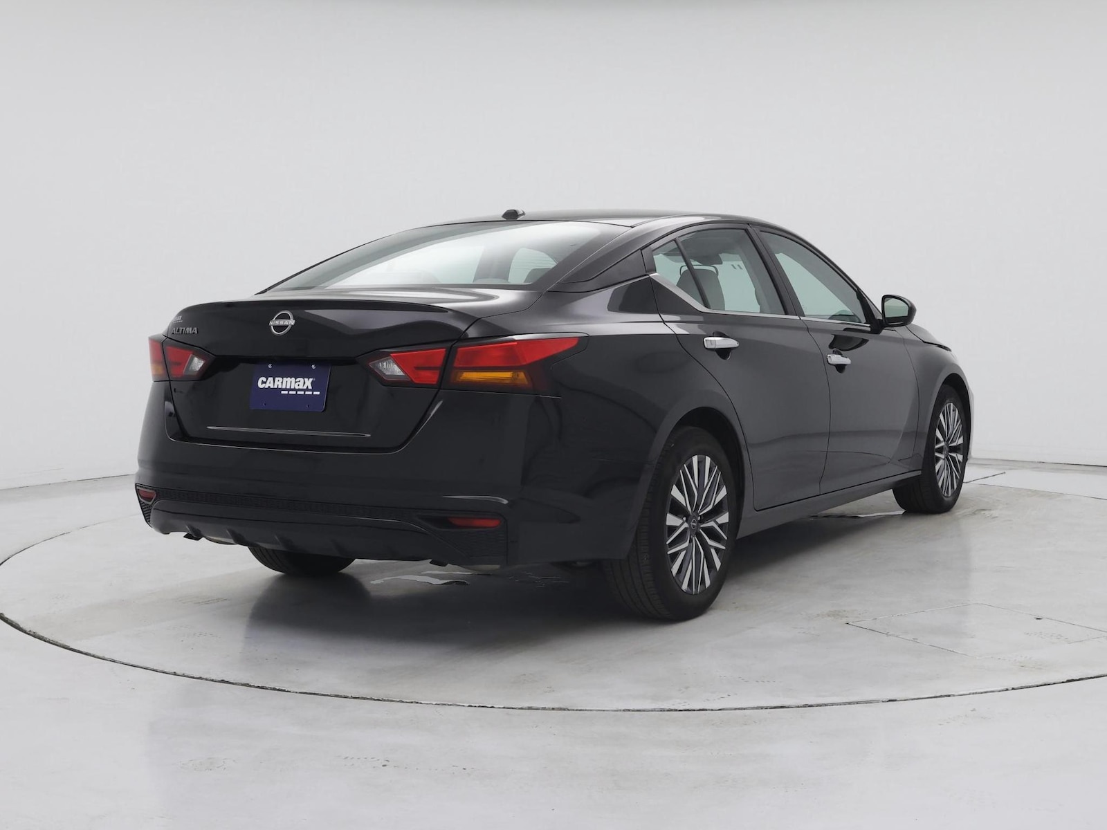 2025 Nissan Altima SV - Photo 9