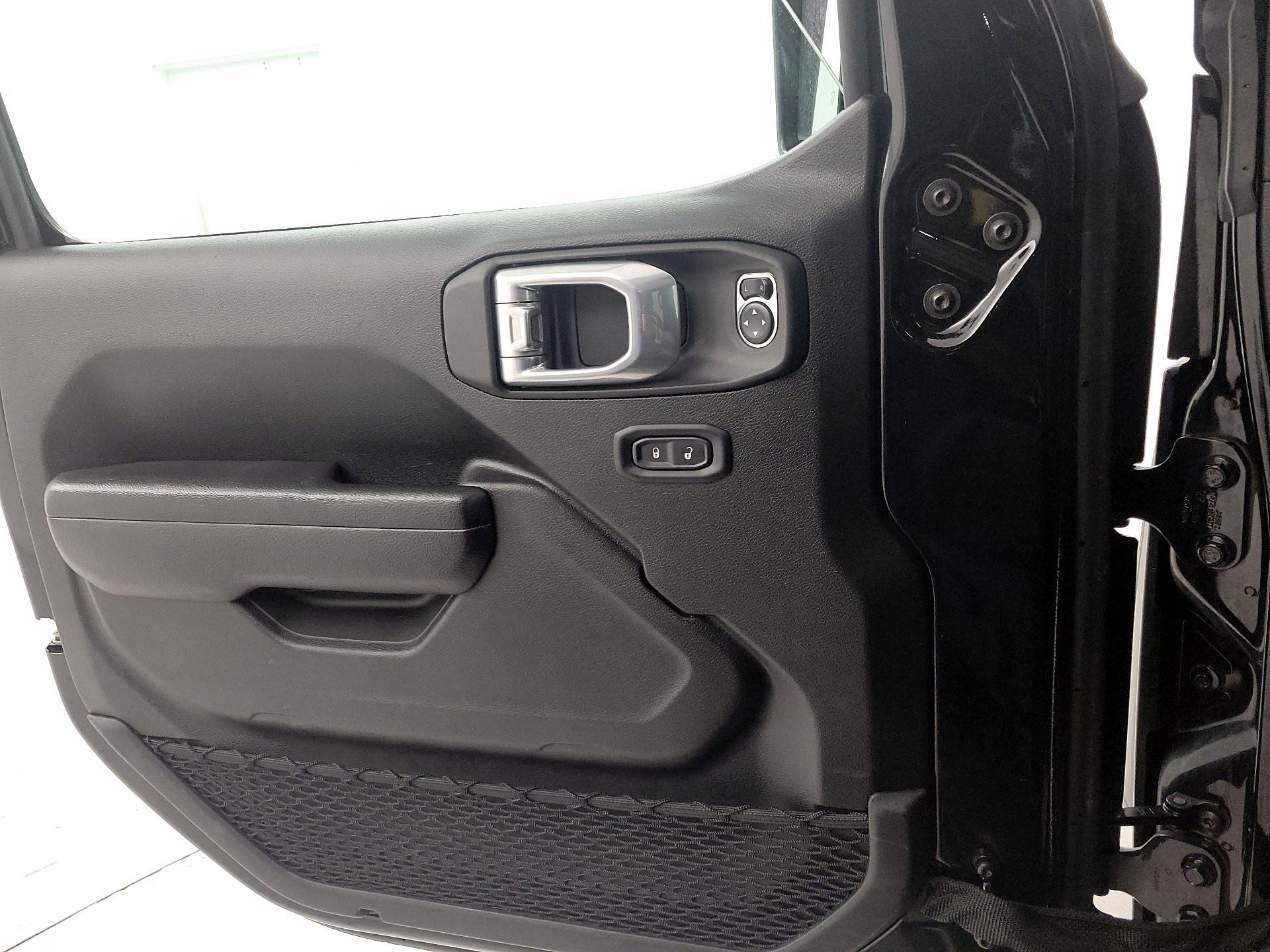 Thumbnail: 2025 Jeep Wrangler - 12