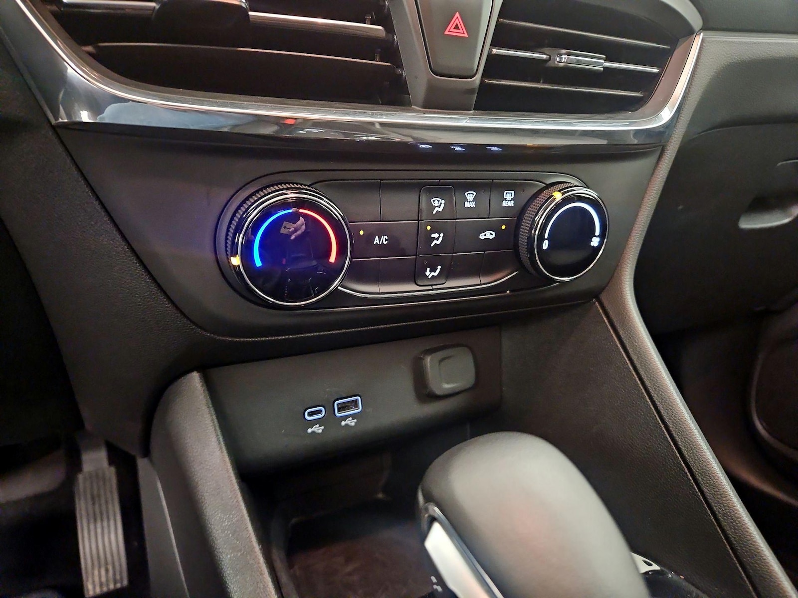 2025 Buick Encore GX Preferred - Photo 17