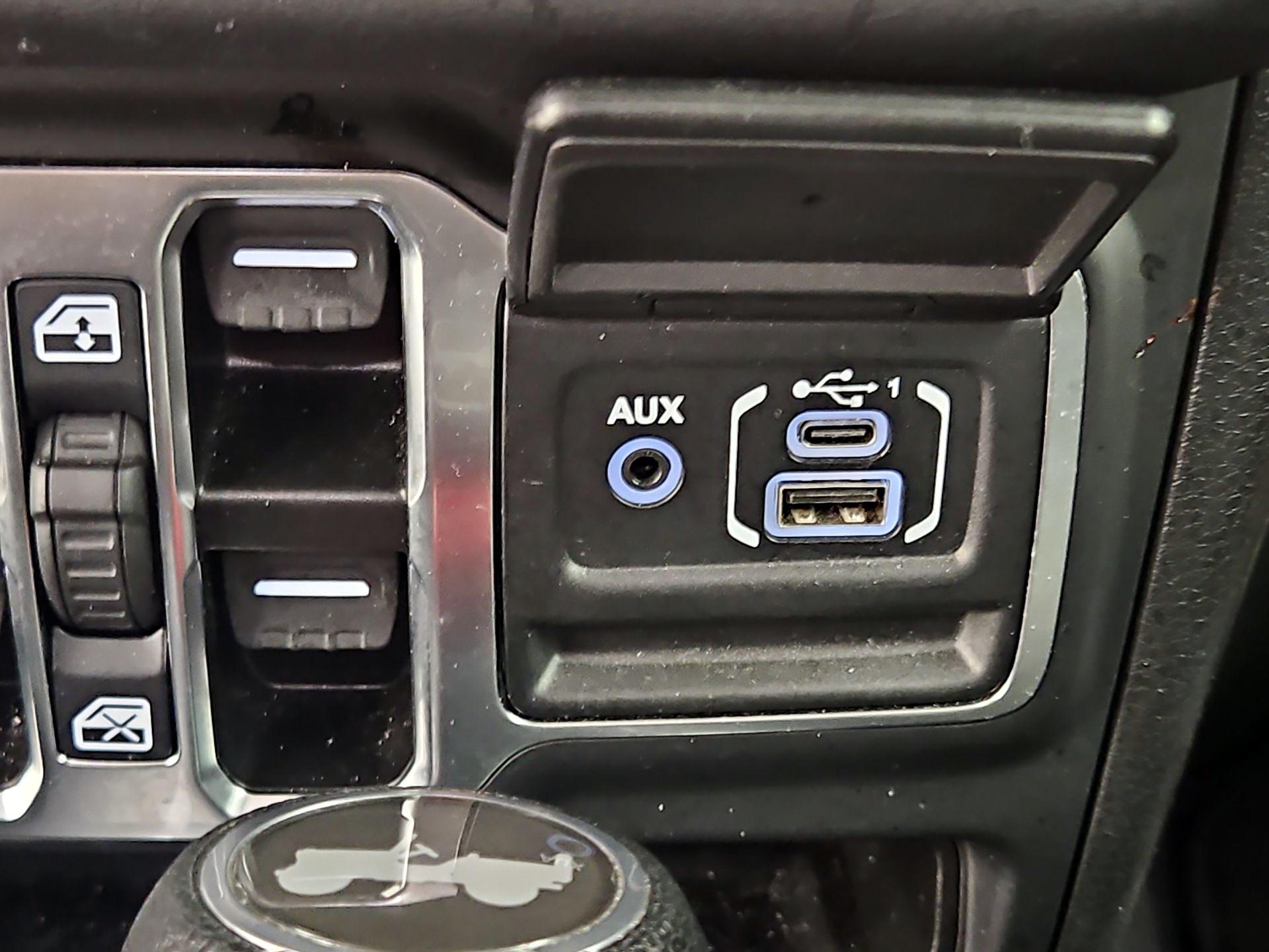 Thumbnail: 2025 Jeep Wrangler - 18