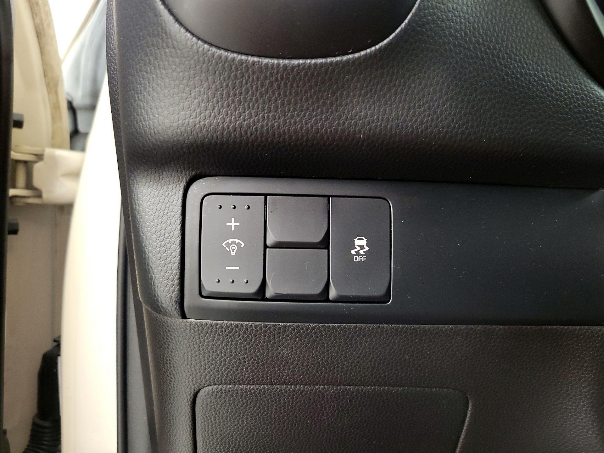 Thumbnail: 2015 Kia Soul - 13