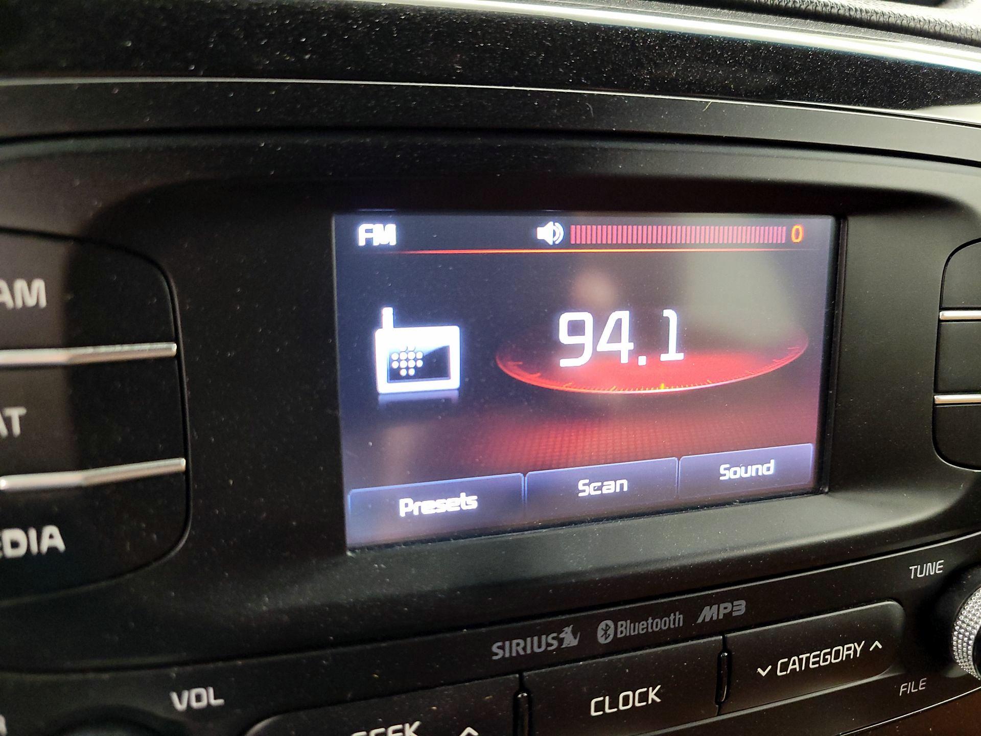 Thumbnail: 2015 Kia Soul - 15