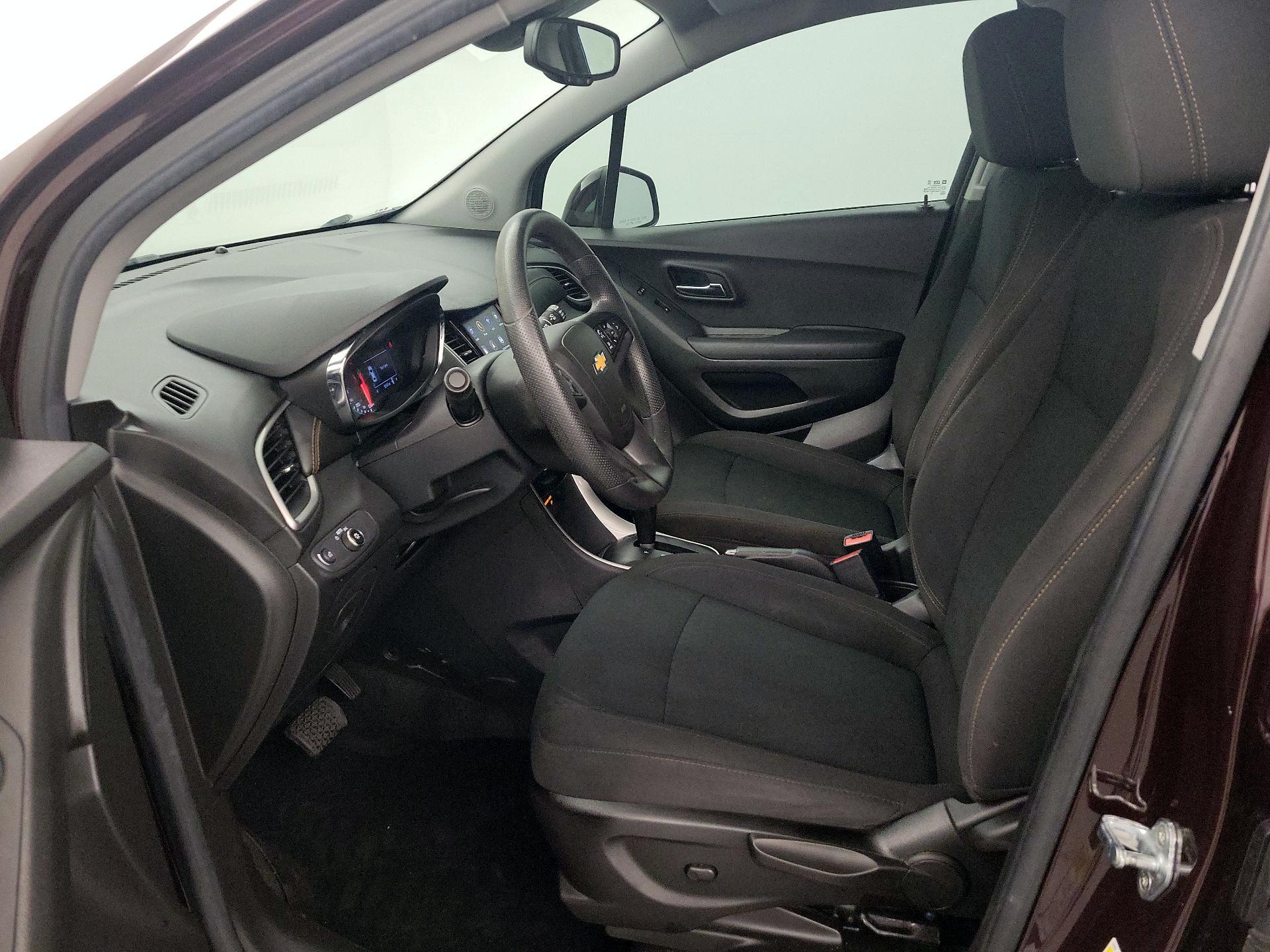 Thumbnail: 2021 Chevrolet Trax - 11
