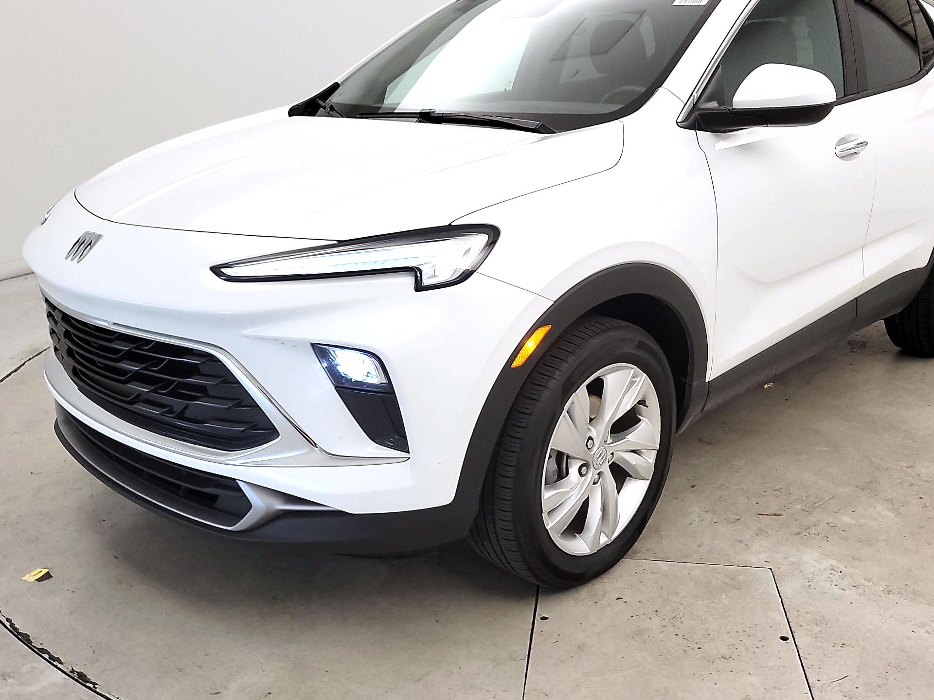 Thumbnail: 2025 Buick Encore GX - 3