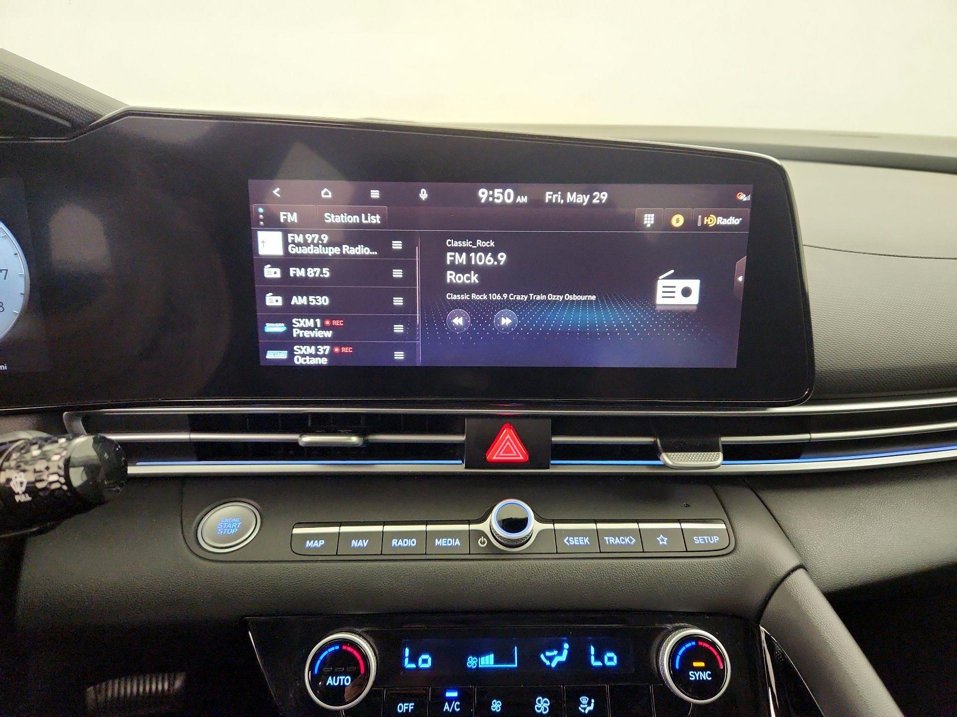 Thumbnail: 2025 Hyundai Elantra - 16