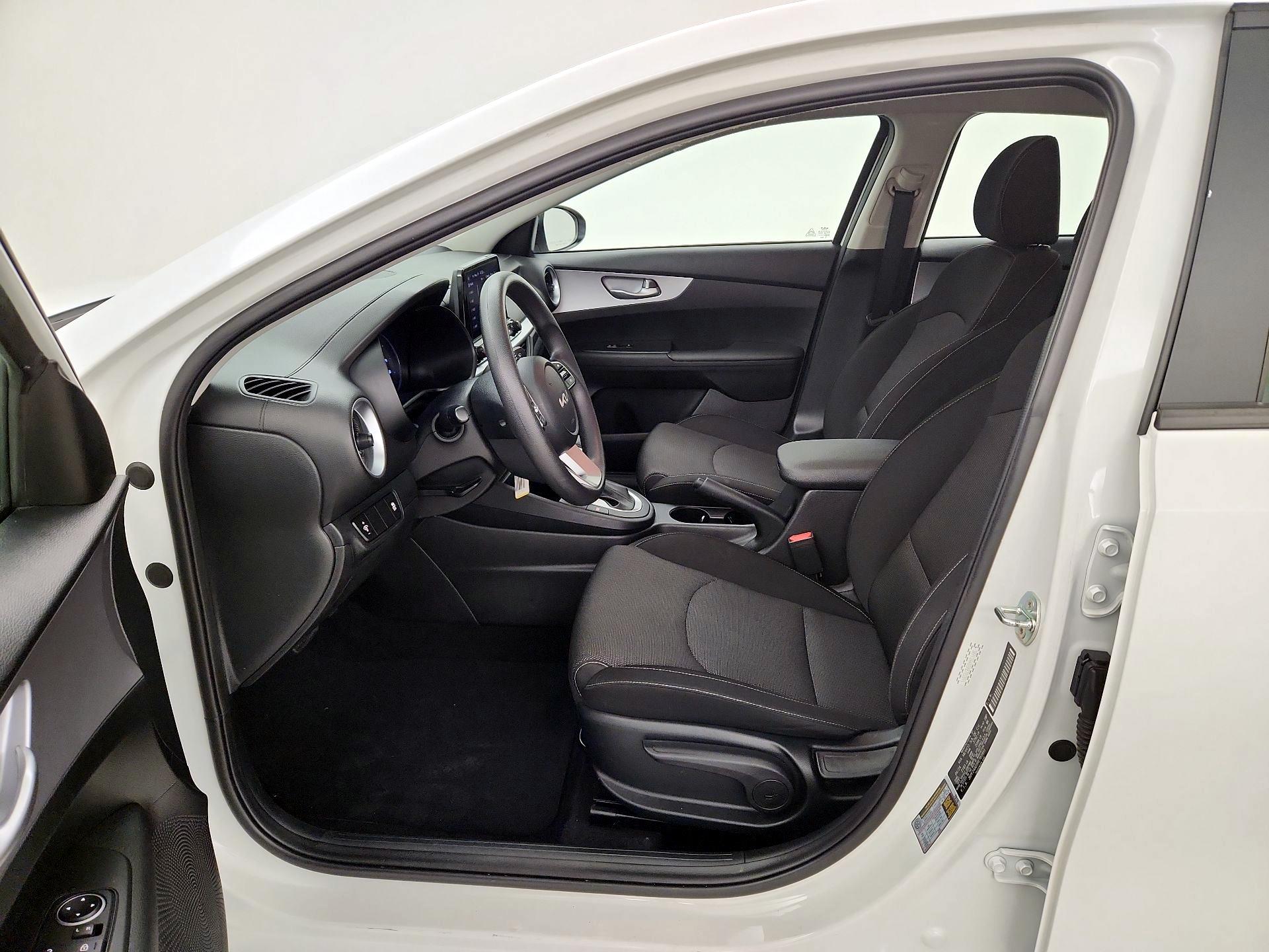 Thumbnail: 2024 Kia Forte - 9