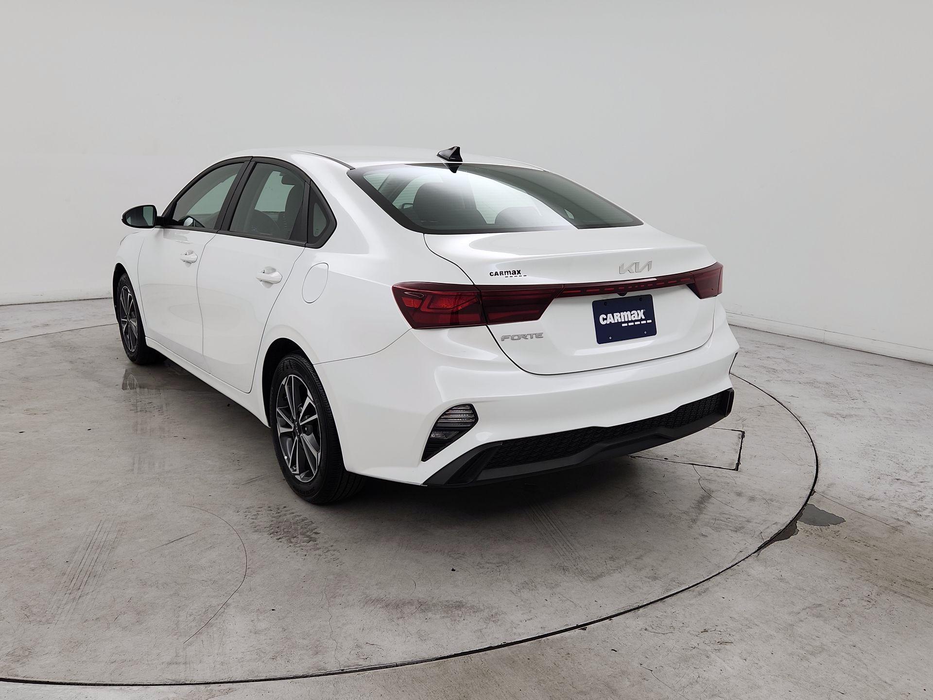 Thumbnail: 2024 Kia Forte - 7